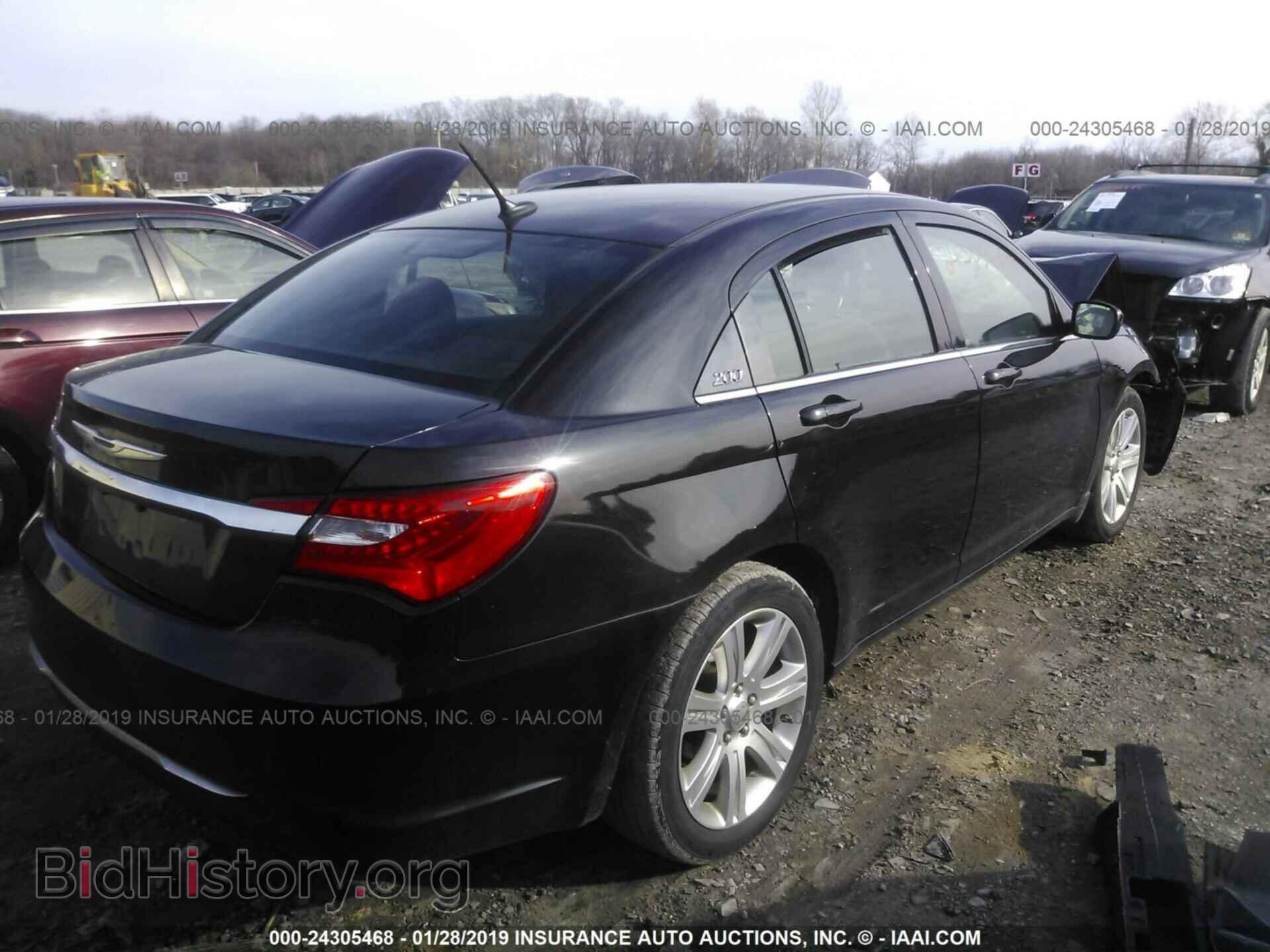 2013 CHRYSLER 200 - VIN: 1C3CCBAB2DN761142 - Фото 4