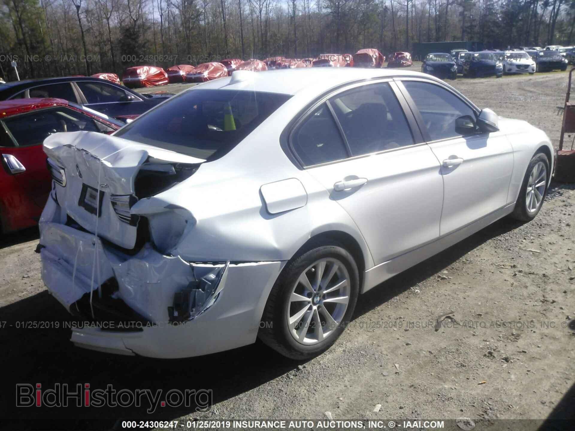 2016 BMW 320 - VIN: WBA8E1G53GNT36750 - Фото 4