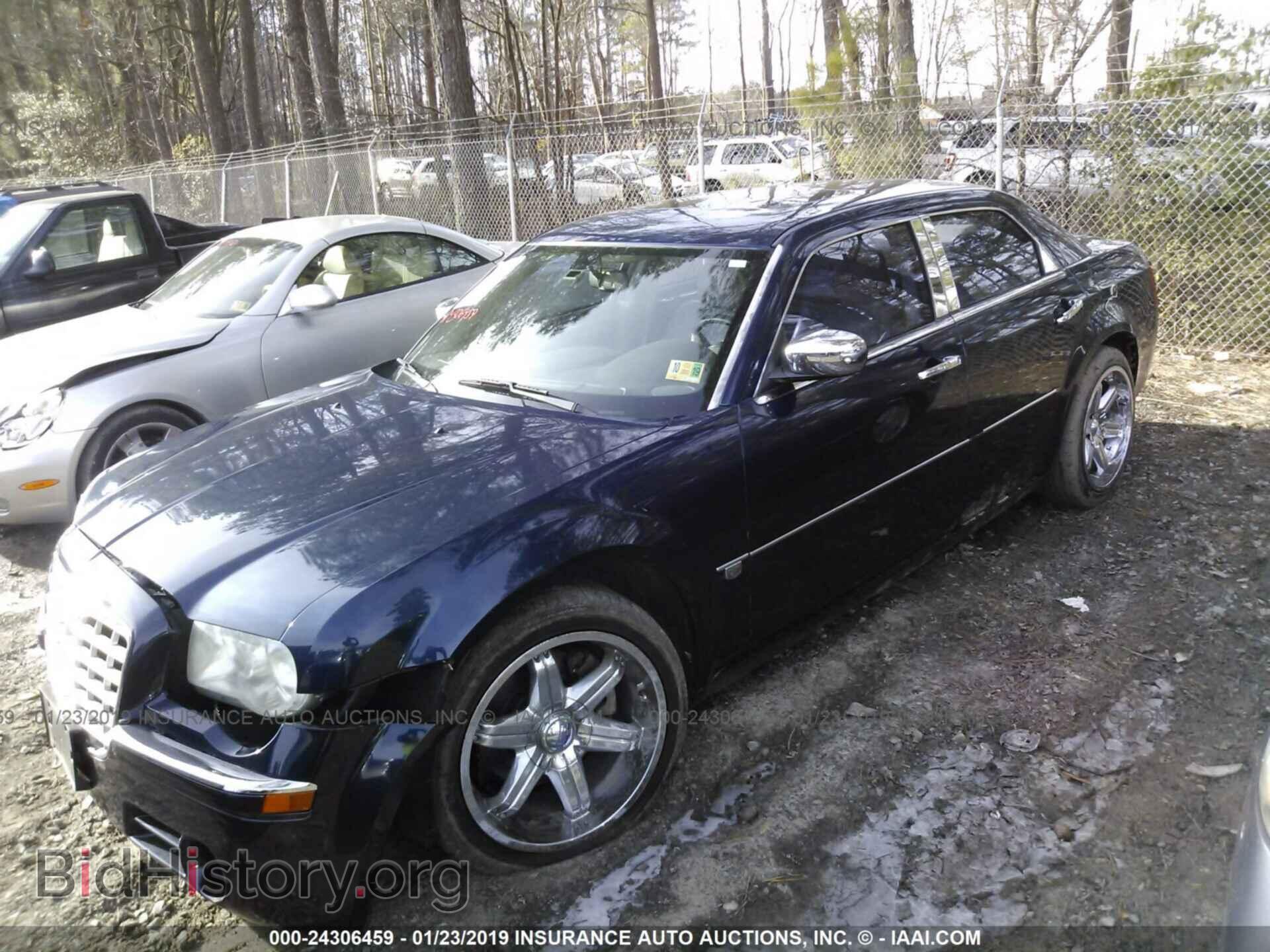 2006 CHRYSLER 300C - VIN: 2C3KA63H76H354715 - Фото 2