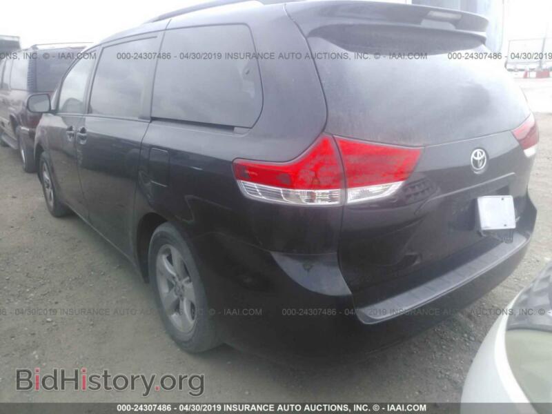 2013 Toyota SIENNA (VIN 5TDKK3DC8DS405213) — photo 3 of 10