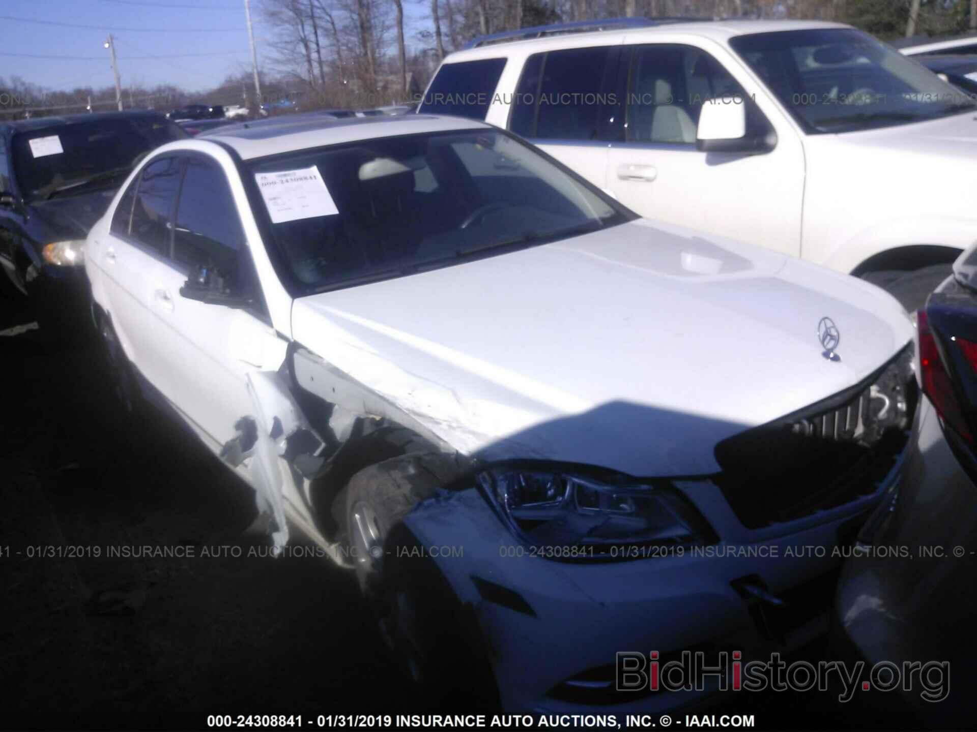 Photo WDDGF8AB0DR251894 - MERCEDES-BENZ C 2013