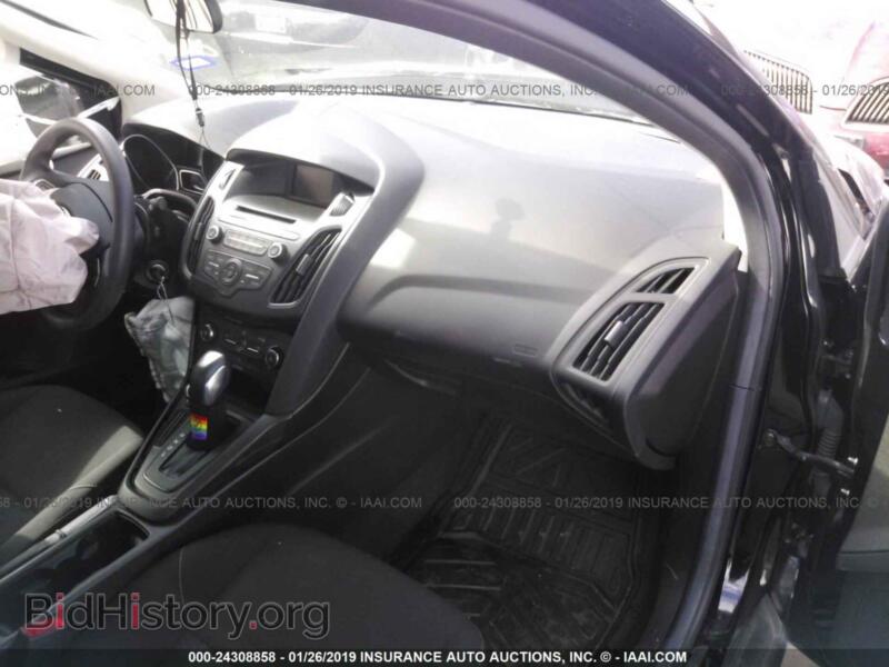 2016 Ford FOCUS (VIN 1FADP3F25GL387084) — photo 5 of 10
