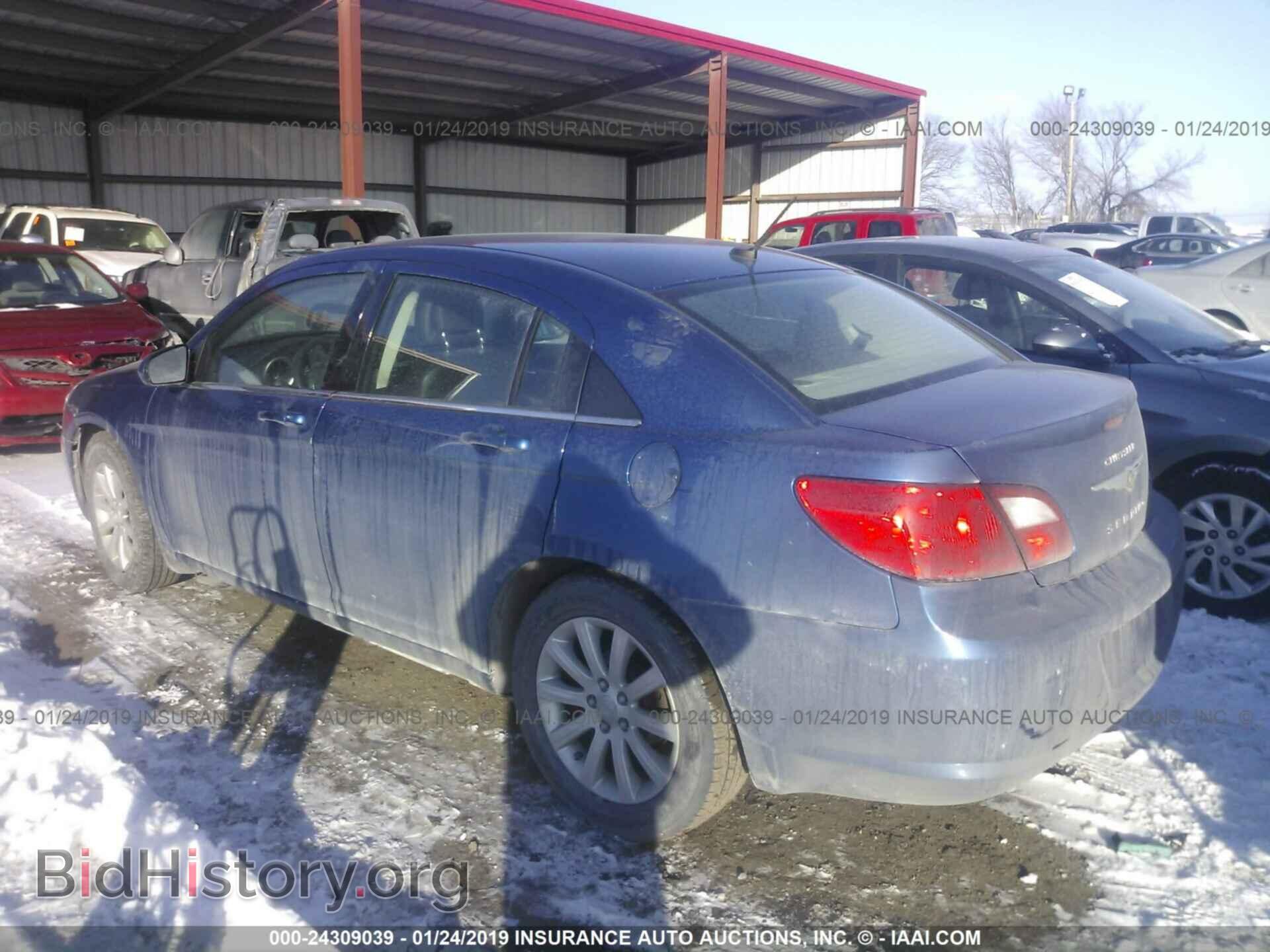 2010 CHRYSLER SEBRING - VIN: 1C3CC5FB3AN117090 - Photo 3
