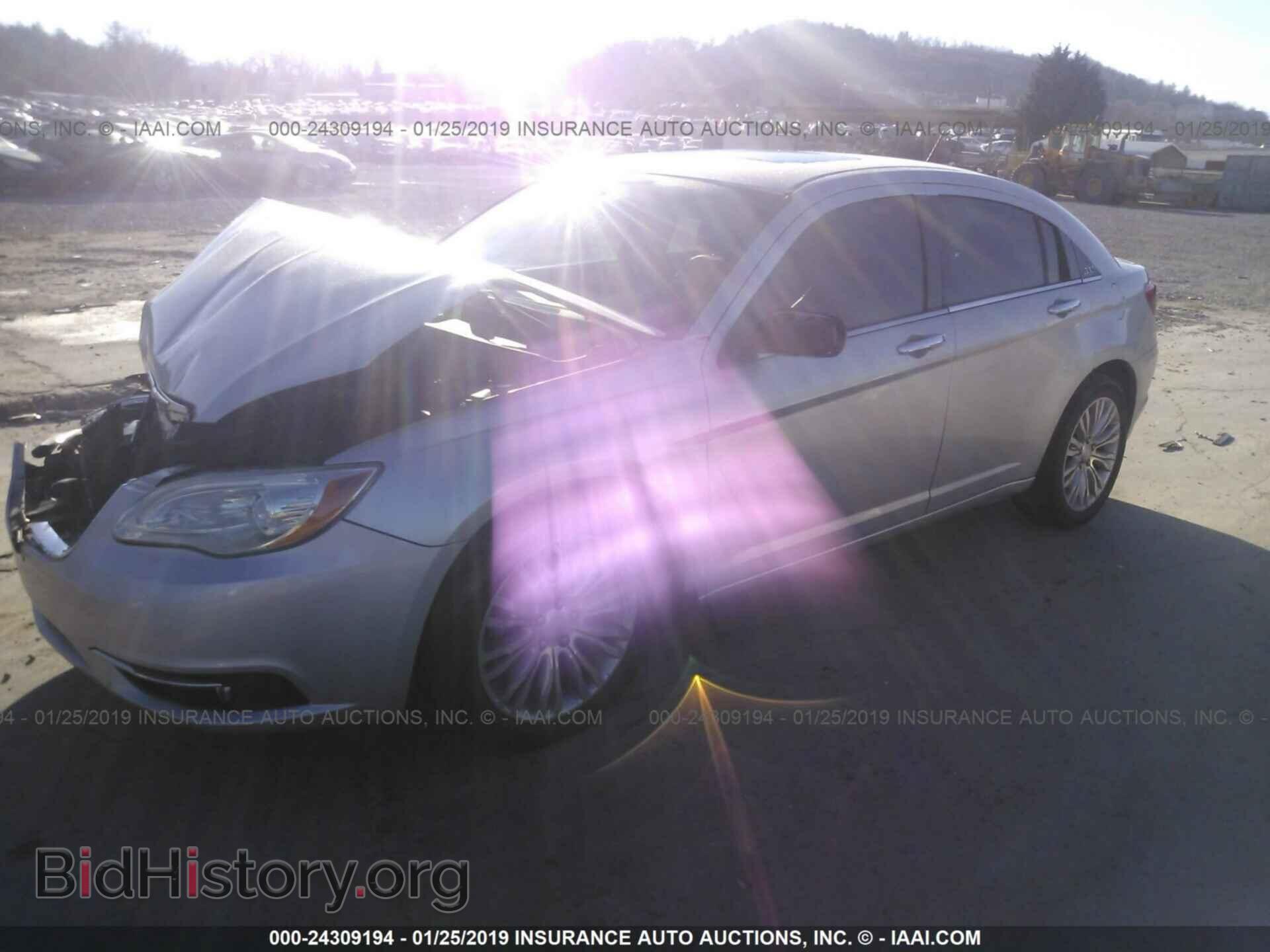 2012 CHRYSLER 200 - VIN: 1C3CCBCB8CN197220 - Фото 2