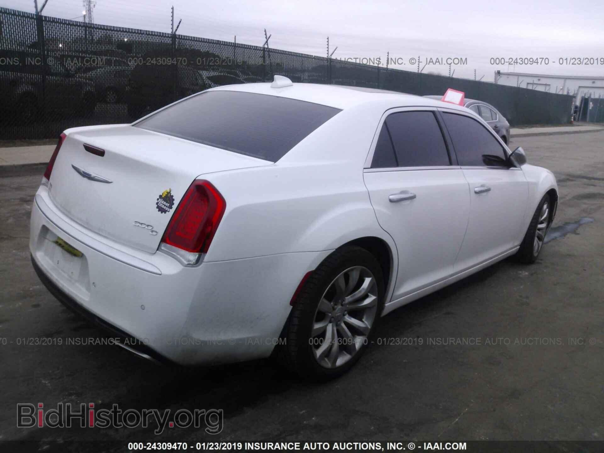 2015 CHRYSLER 300C - VIN: 2C3CCAPT9FH837896 - Фото 4