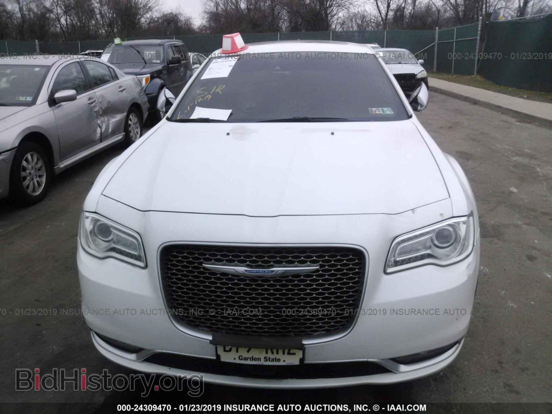2015 CHRYSLER 300C - VIN: 2C3CCAPT9FH837896 - Фото 6