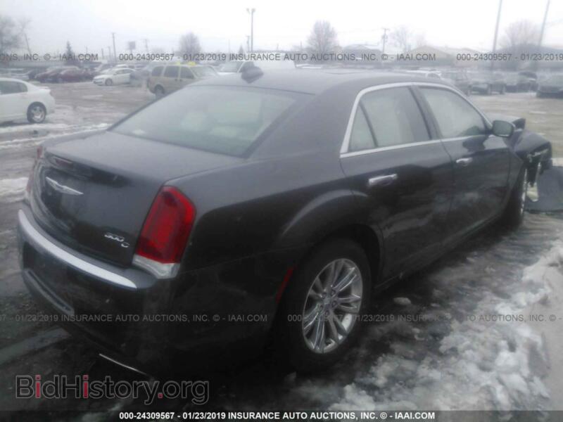 2017 Chrysler 300C (VIN 2C3CCAEG0HH549712) — photo 4 of 10