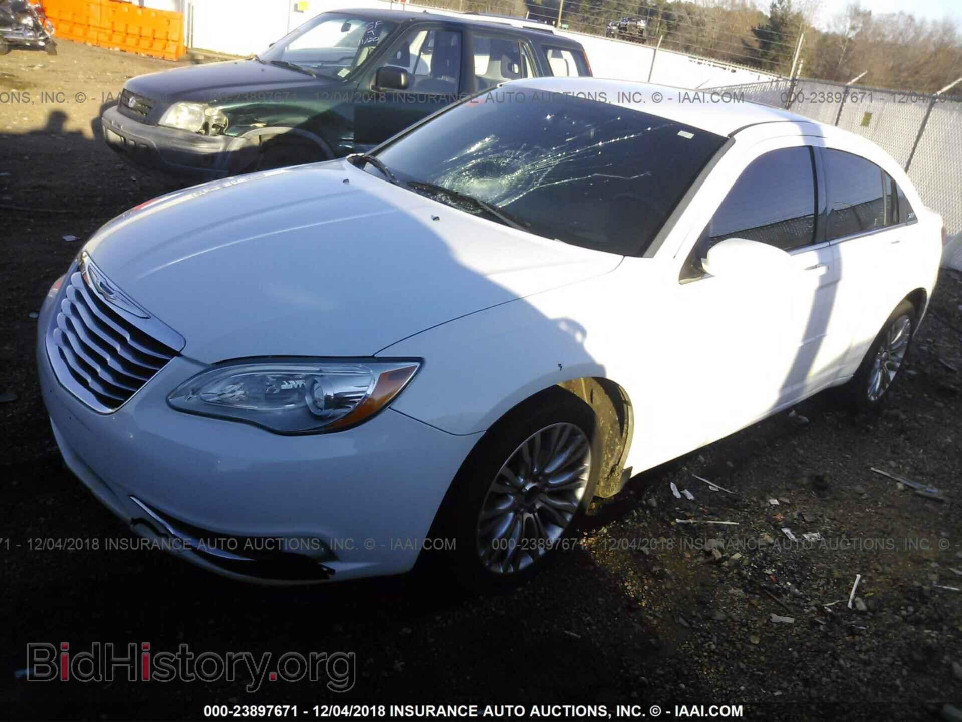 2014 CHRYSLER 200 - VIN: 1C3CCBAB0EN238347 - Photo 2