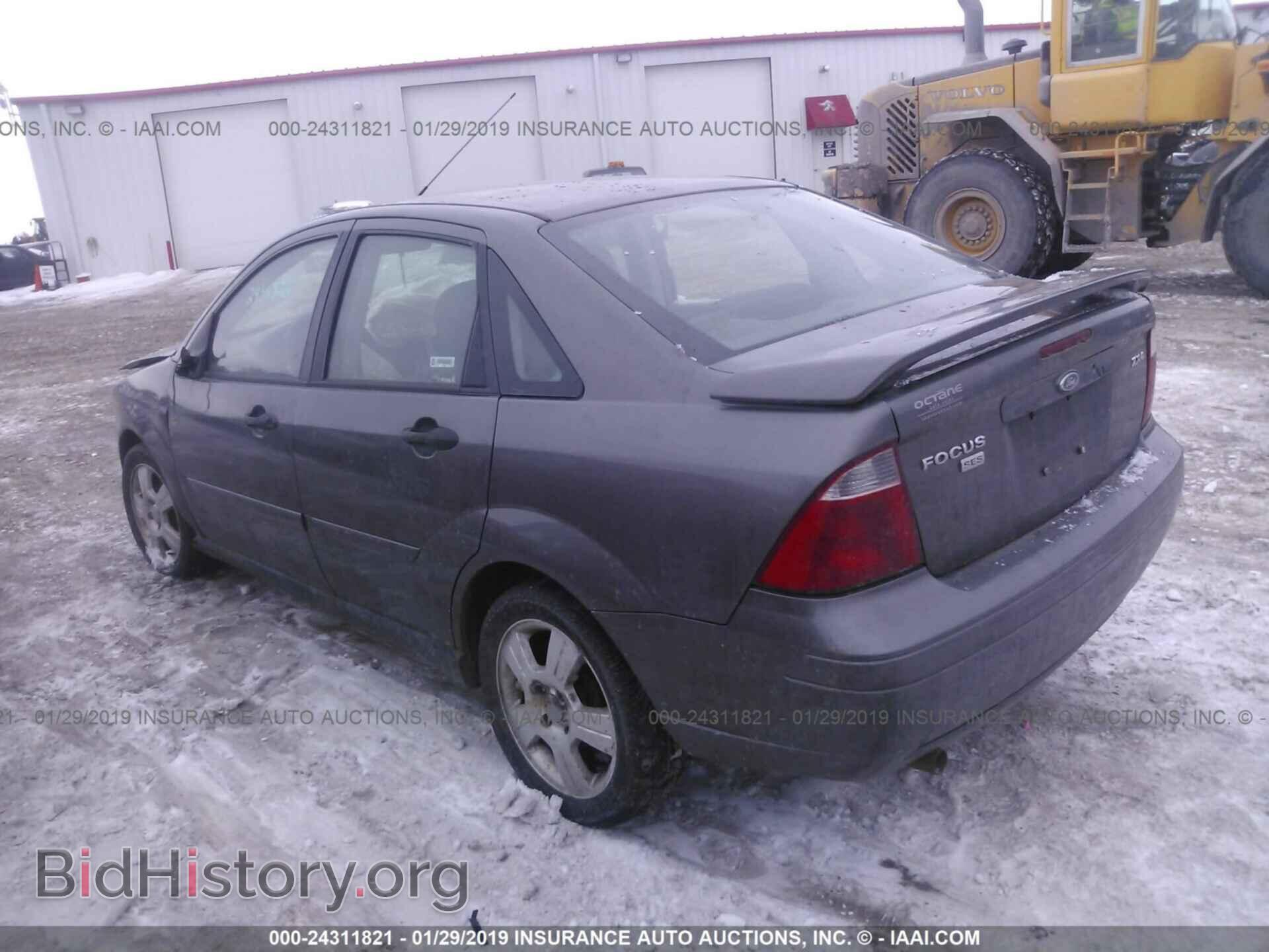 2005 FORD FOCUS - VIN: 1FAFP34N35W292119 - Photo 3
