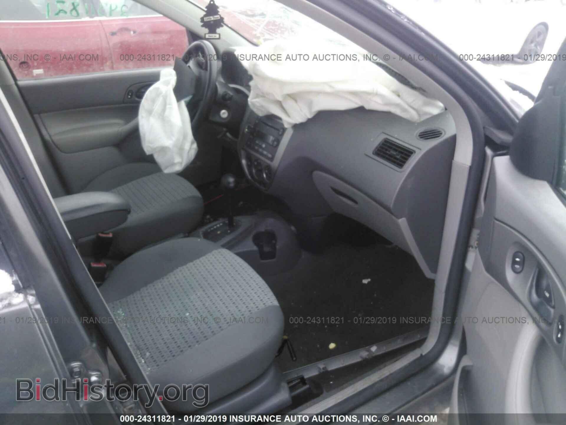 2005 FORD FOCUS - VIN: 1FAFP34N35W292119 - Photo 5
