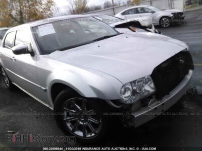 2005 Chrysler 300C, silver — VIN 2C3AA63H85H633617, IAAI