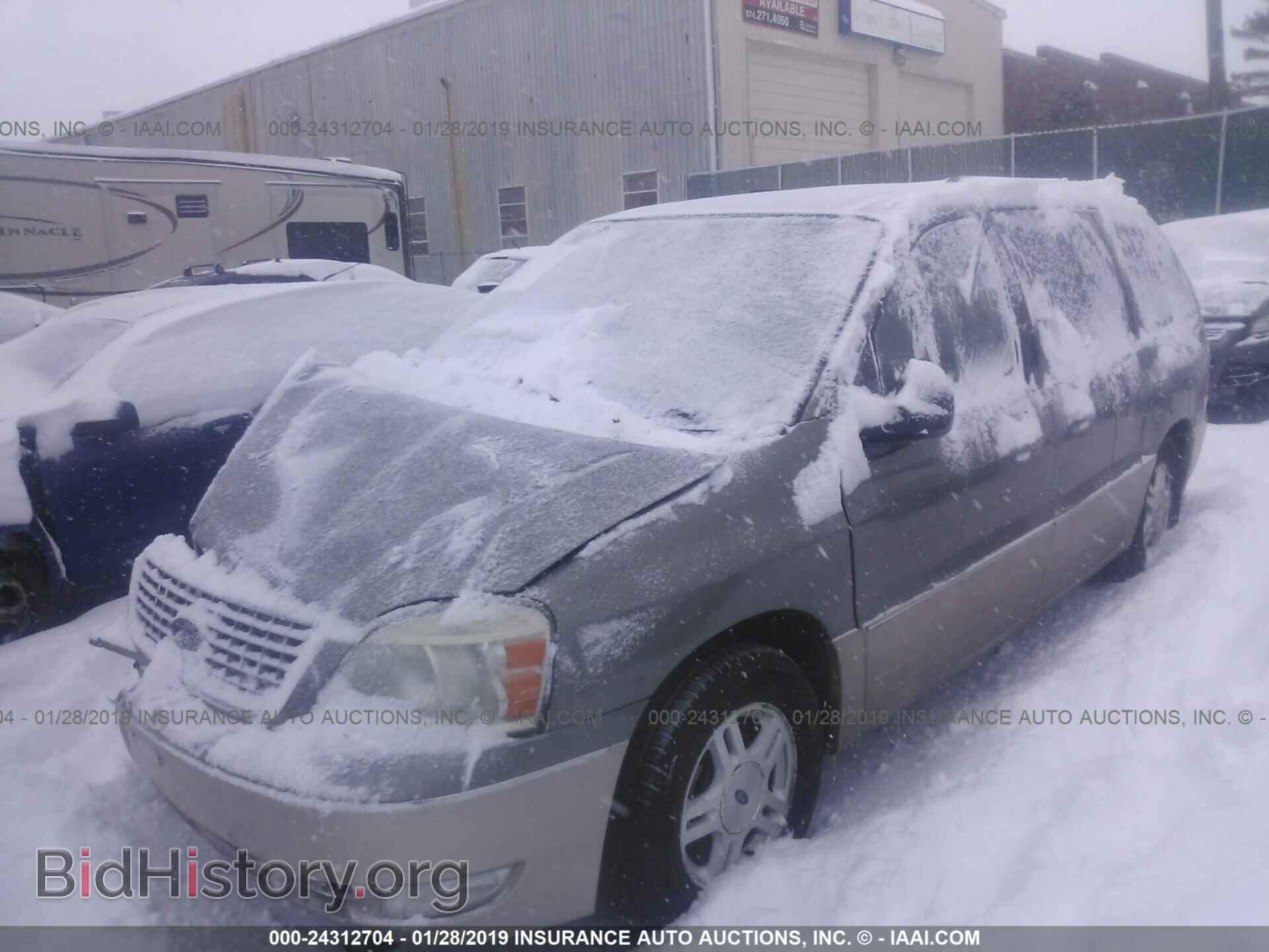 2005 FORD FREESTAR - VIN: 2FMDA58225BA00603 - Фото 2
