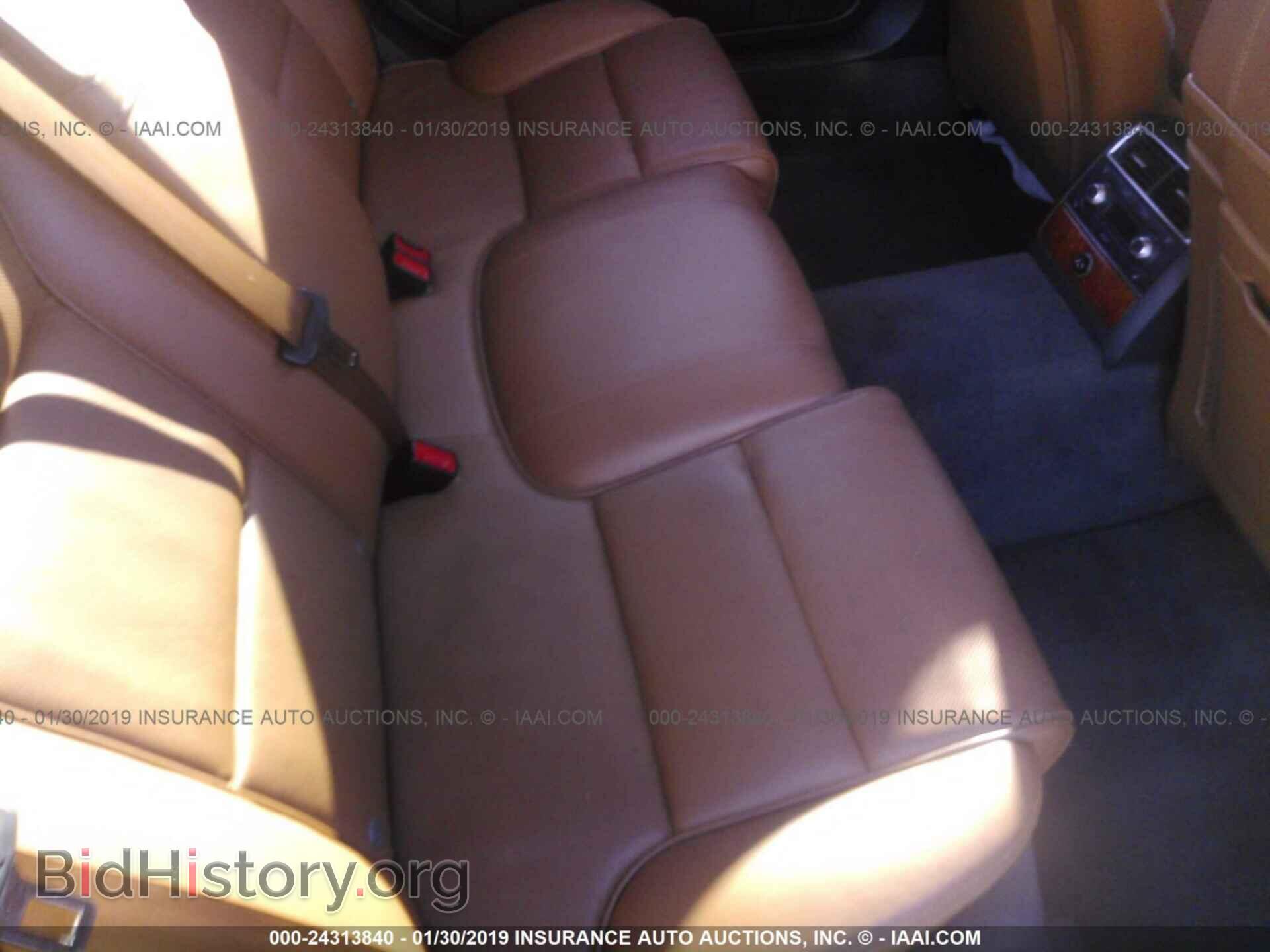 2010 AUDI A8 - VIN: WAURVAFA1AN007720 - Photo 8