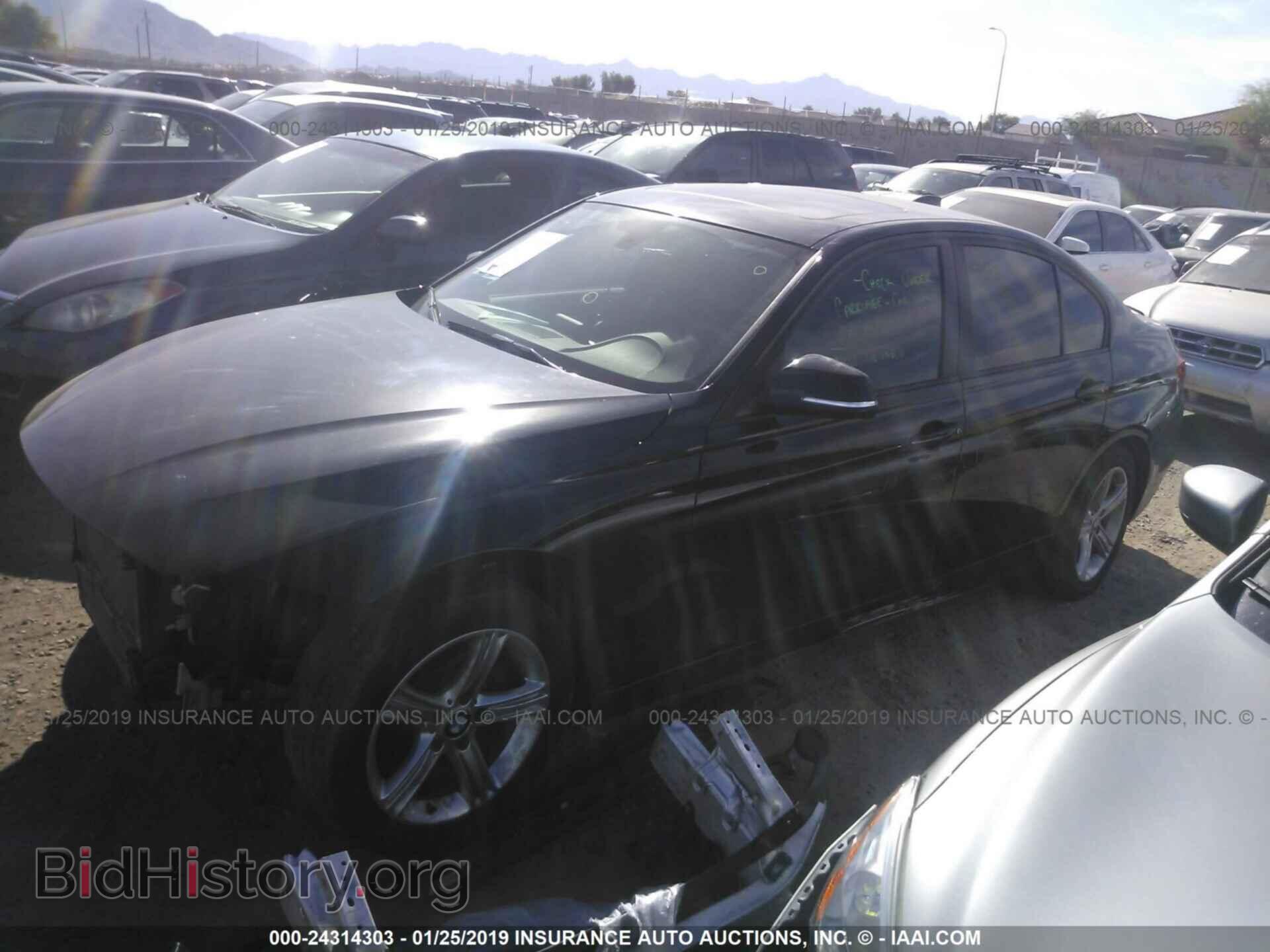2013 BMW 328 - VIN: WBA3C1C55DF438935 - Фото 2