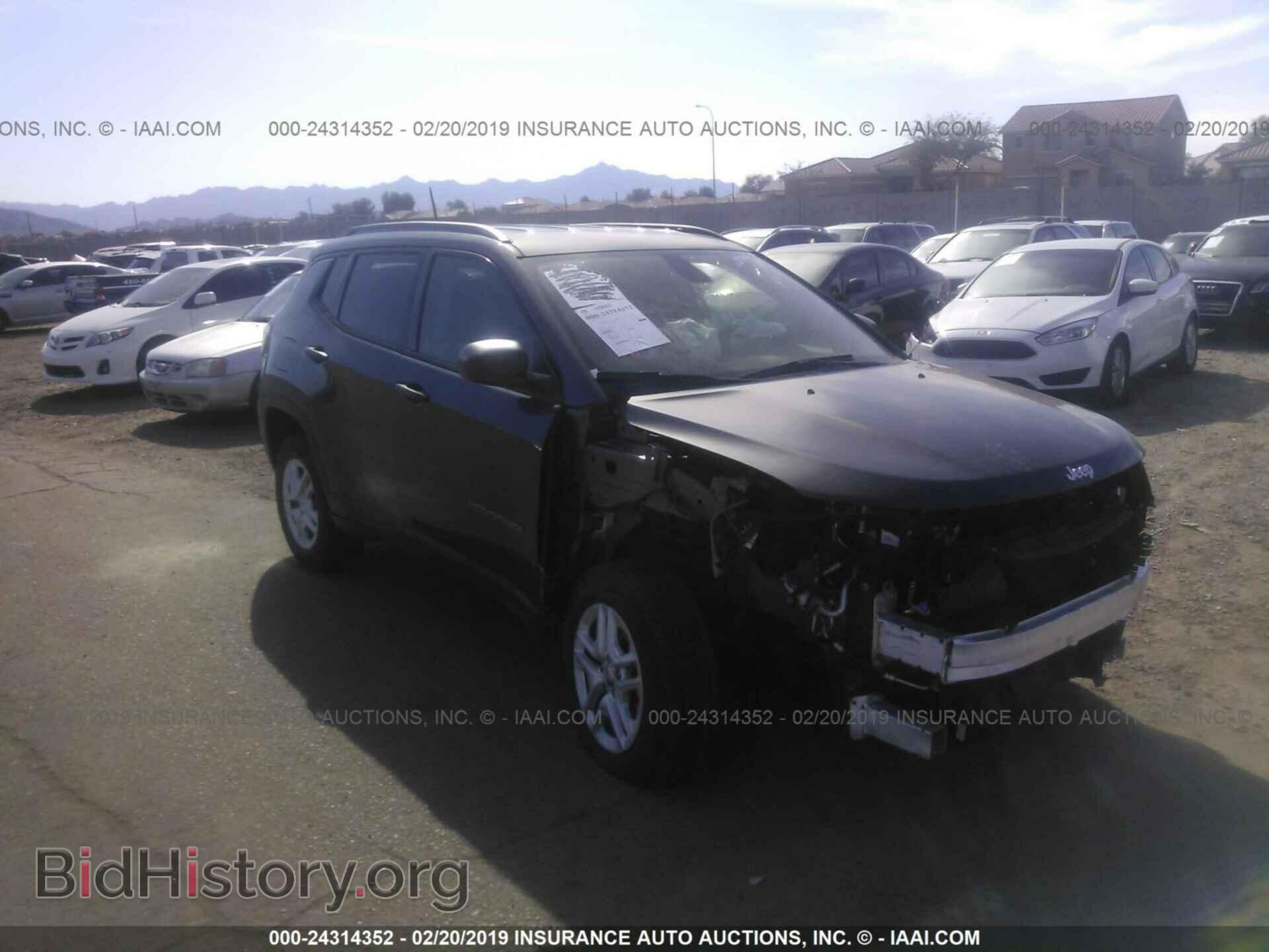 Фотография 3C4NJDAB2JT232811 - JEEP COMPASS 2018