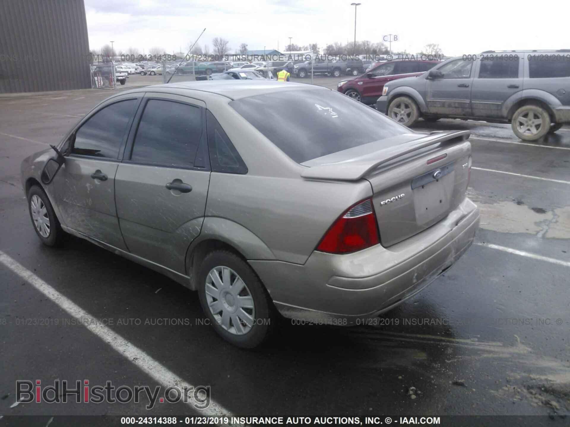 2005 FORD FOCUS - VIN: 1FAFP34N15W214891 - Фото 3