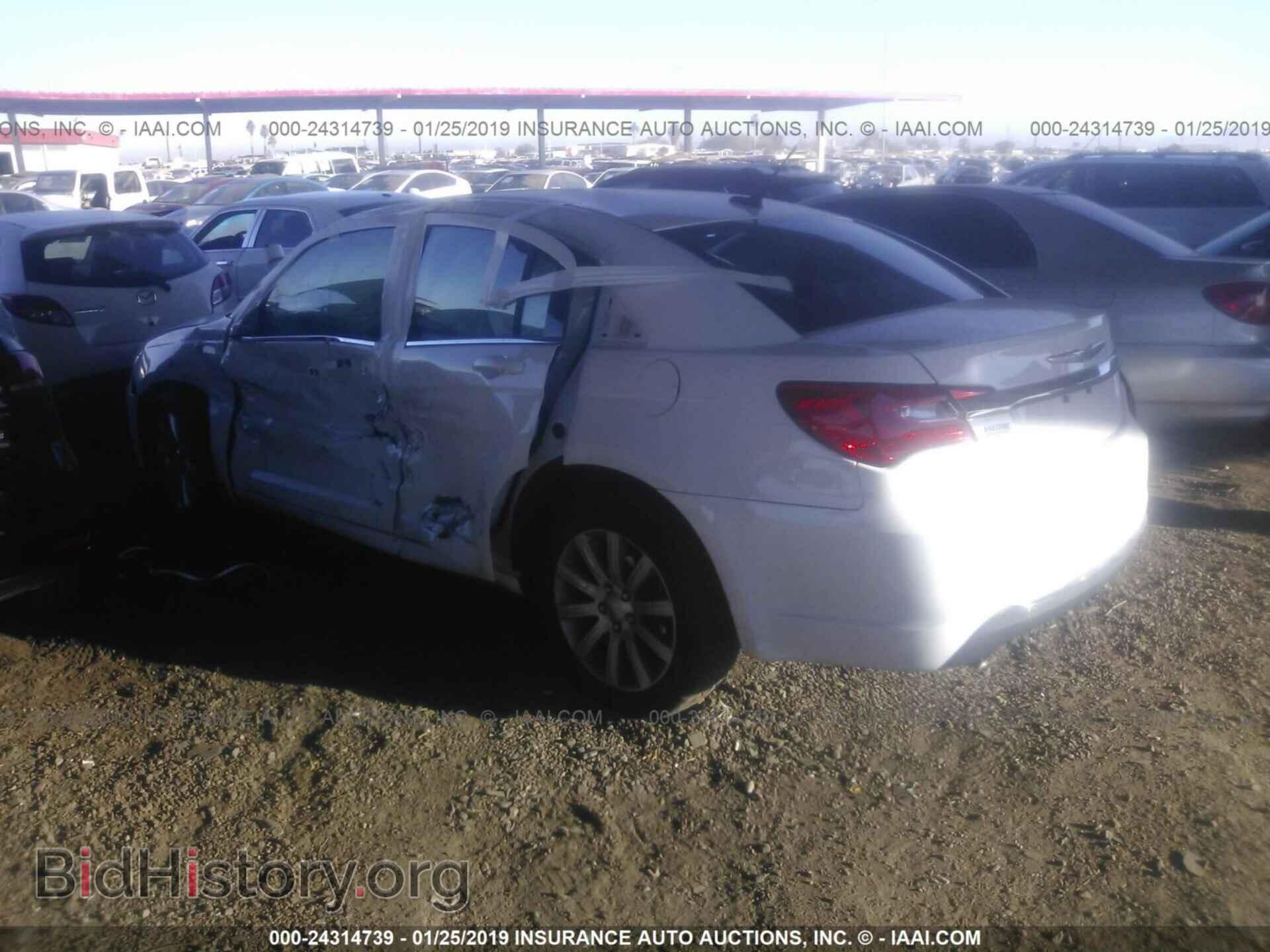 2013 CHRYSLER 200 - VIN: 1C3CCBBG9DN532029 - Фото 3