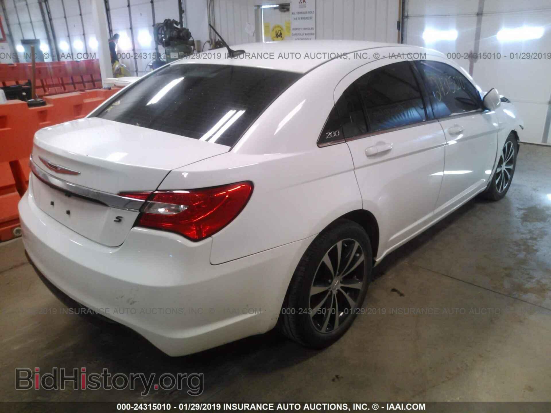 2012 CHRYSLER 200 - VIN: 1C3CCBHG5CN298400 - Фото 4
