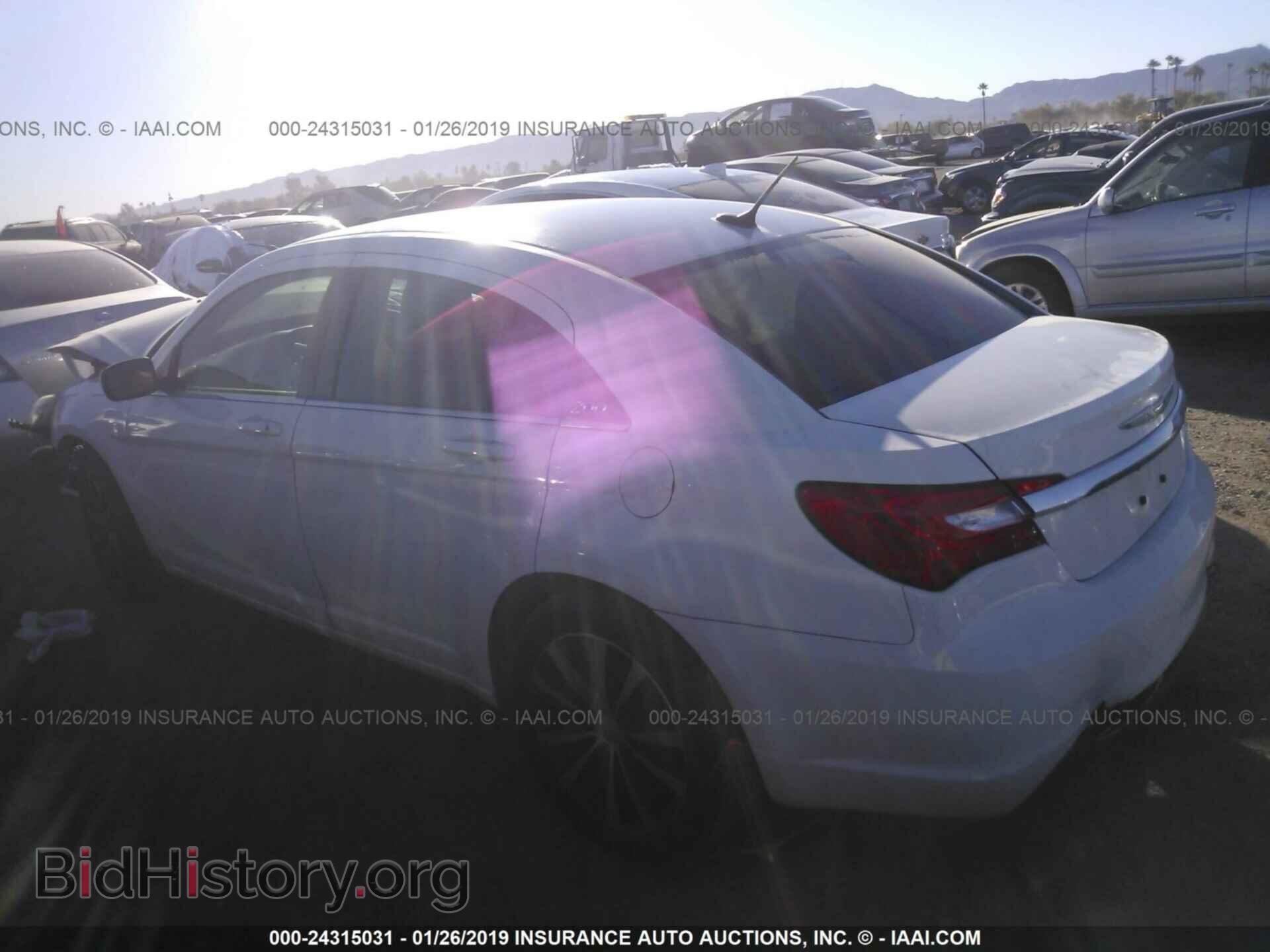 2012 CHRYSLER 200 - VIN: 1C3CCBBG7CN297810 - Фото 3