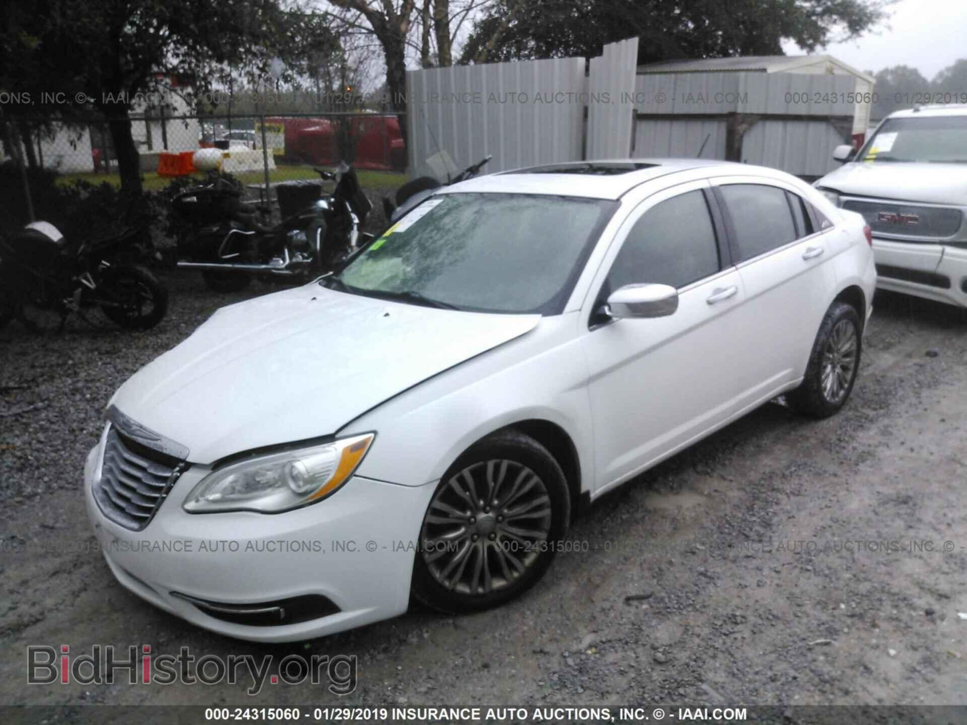 2013 CHRYSLER 200 - VIN: 1C3CCBCG9DN579673 - Photo 2