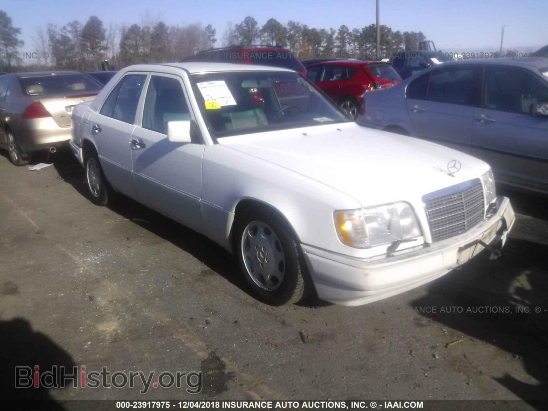 Photo WDBEA32E1RC020135 - MERCEDES-BENZ E 1994
