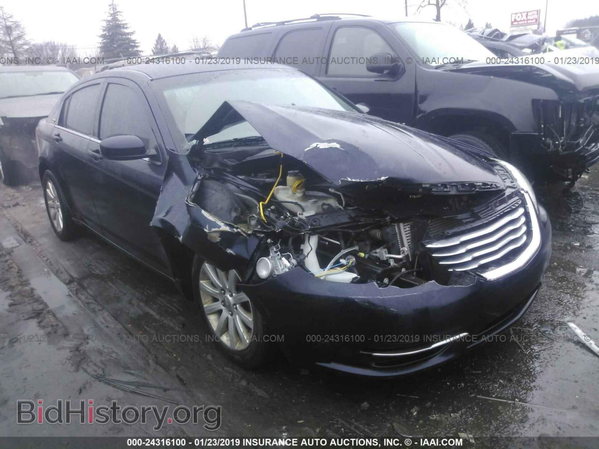 Photo 1C3BC1FB8BN600712 - CHRYSLER 200 2011