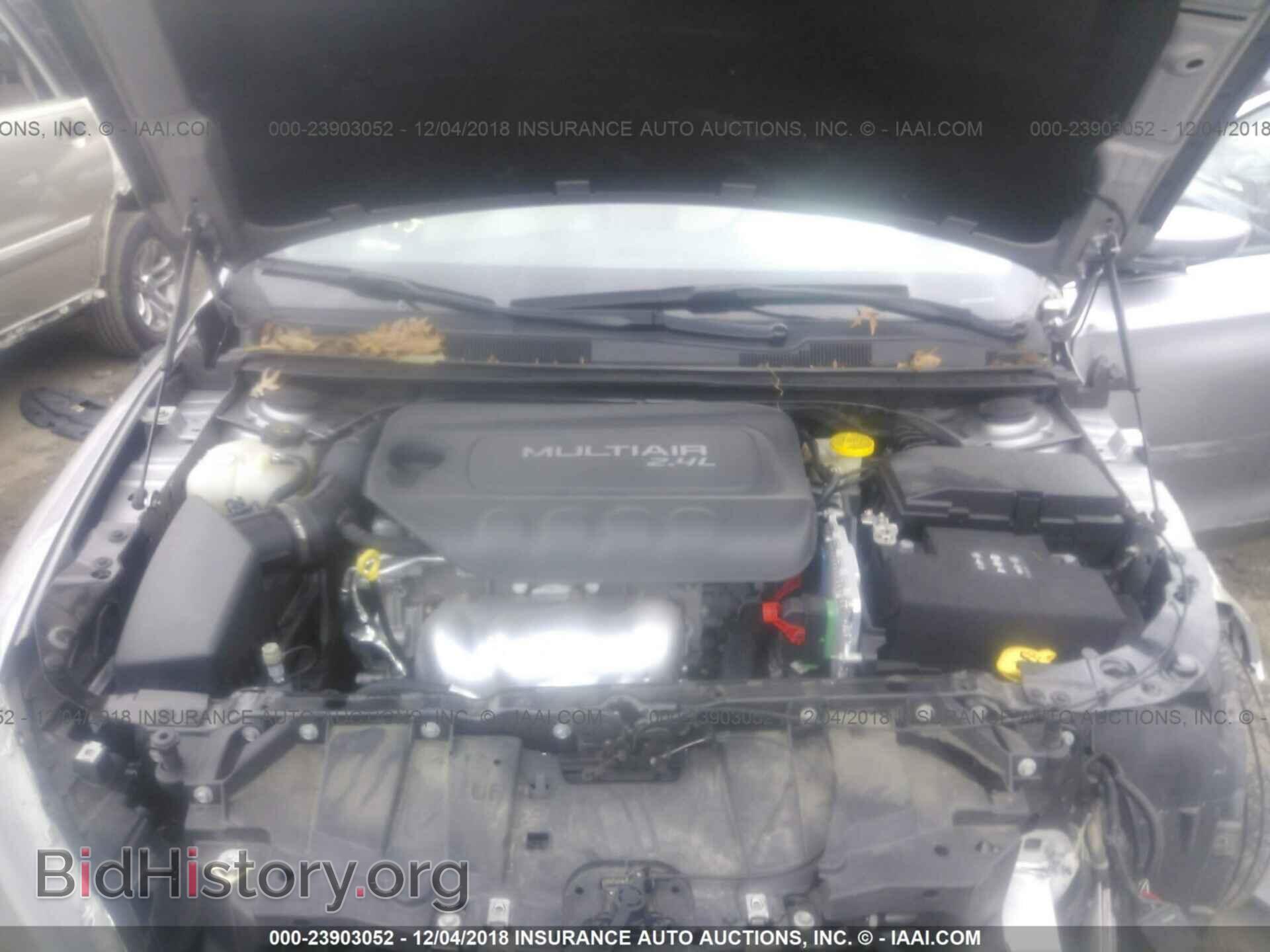2016 CHRYSLER 200 - VIN: 1C3CCCAB8GN166452 - Фото 10