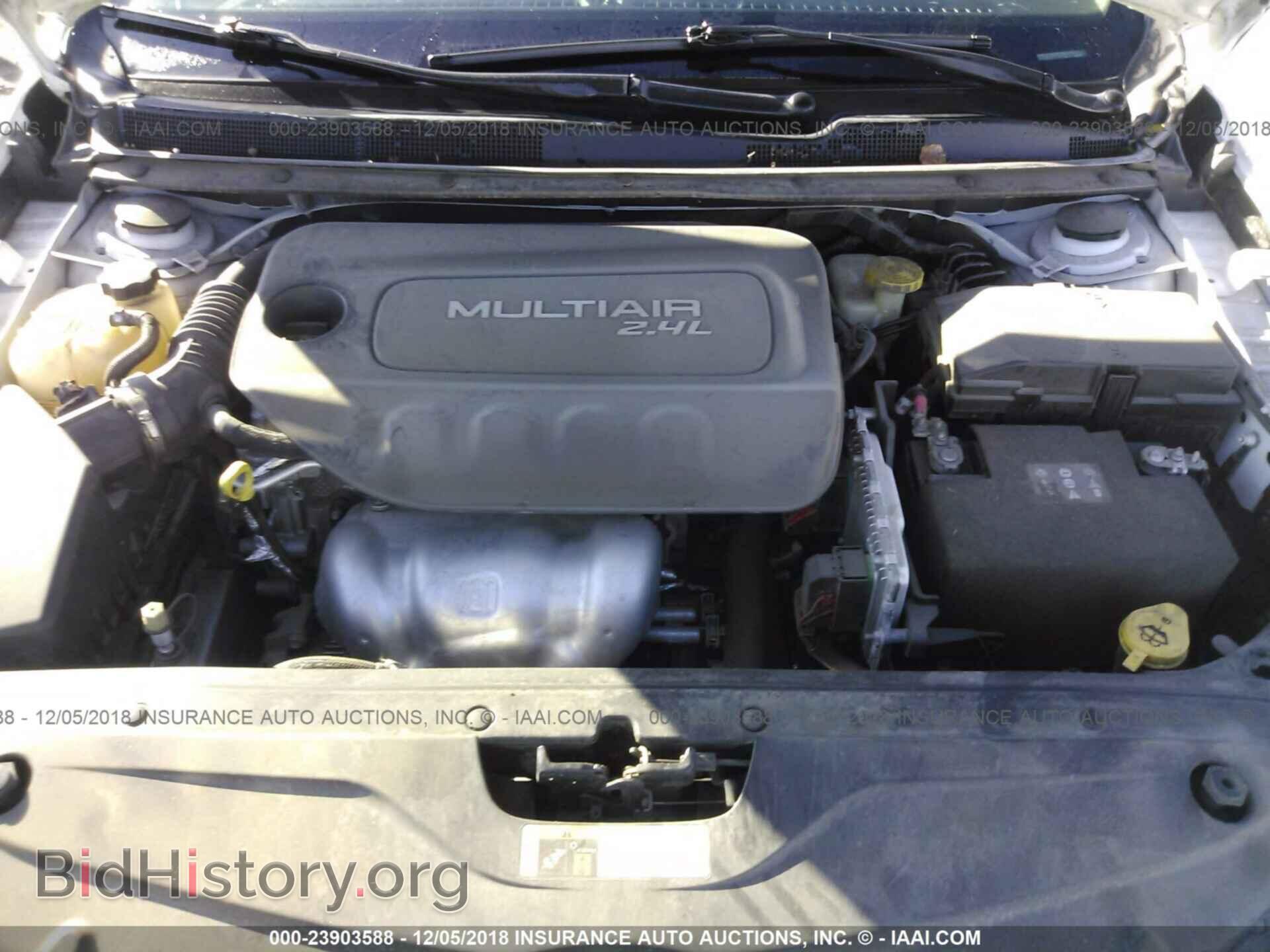 2016 CHRYSLER 200 - VIN: 1C3CCCAB2GN105677 - Фото 10