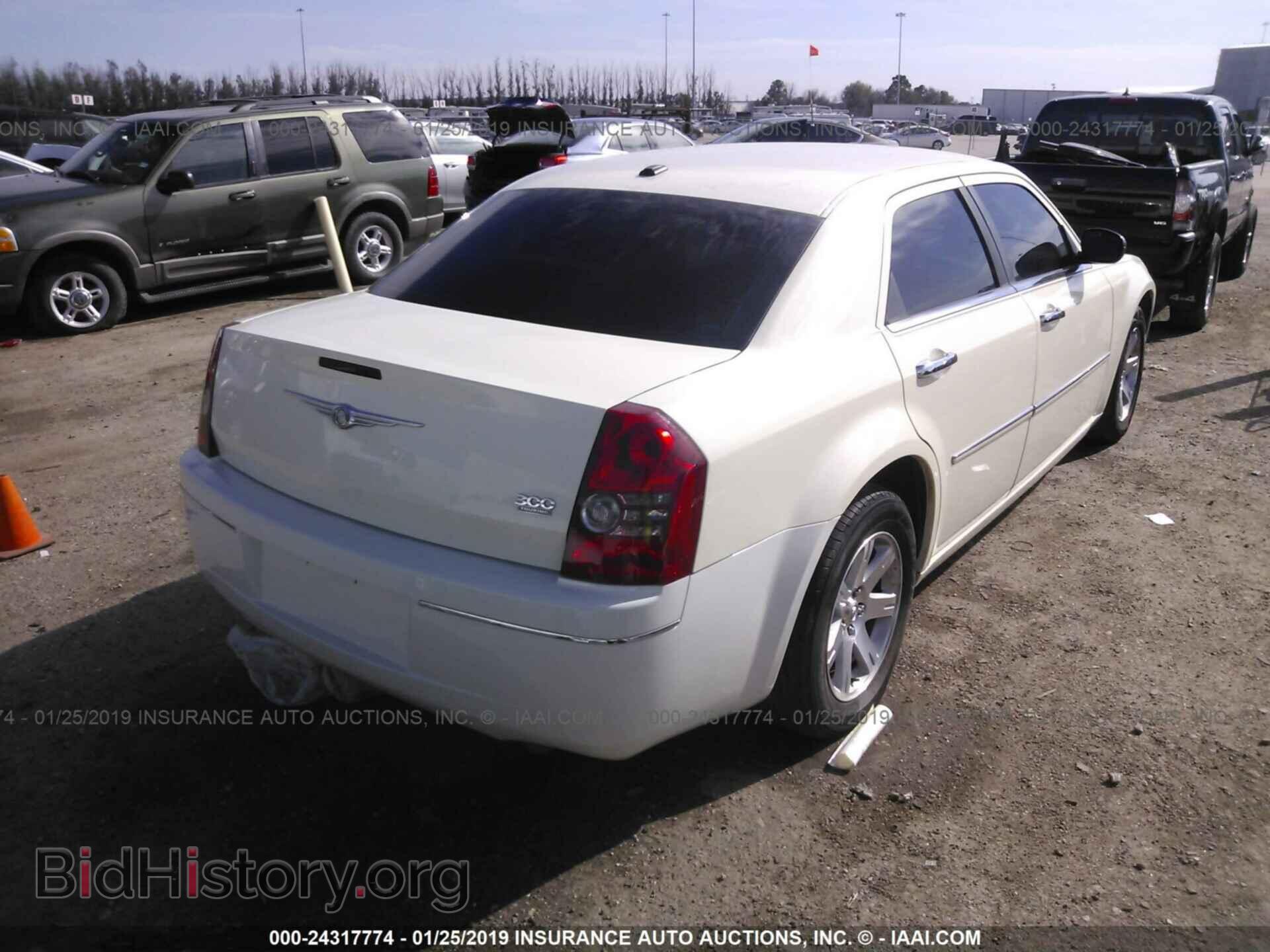 2010 CHRYSLER 300 - VIN: 2C3CA5CV9AH167361 - Фото 4