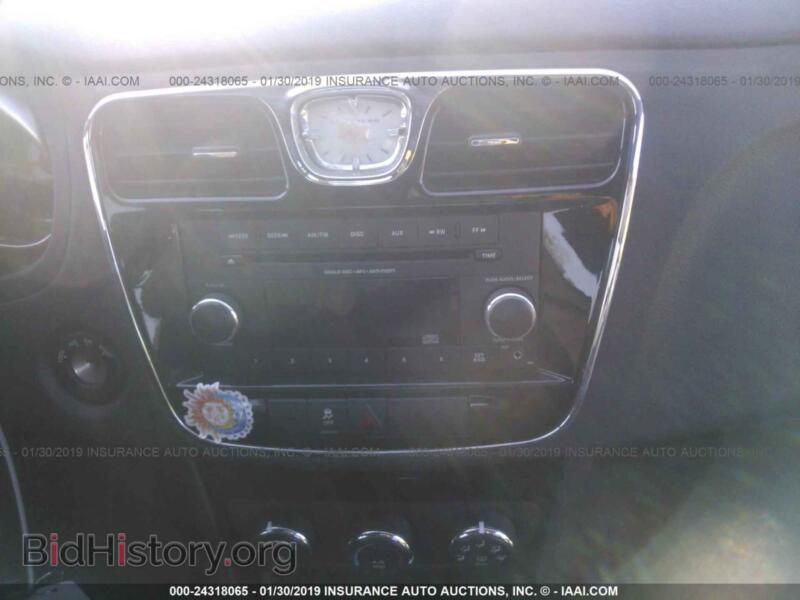 2012 Chrysler 200 (VIN 1C3CCBAB5CN201954) — photo 6 of 10