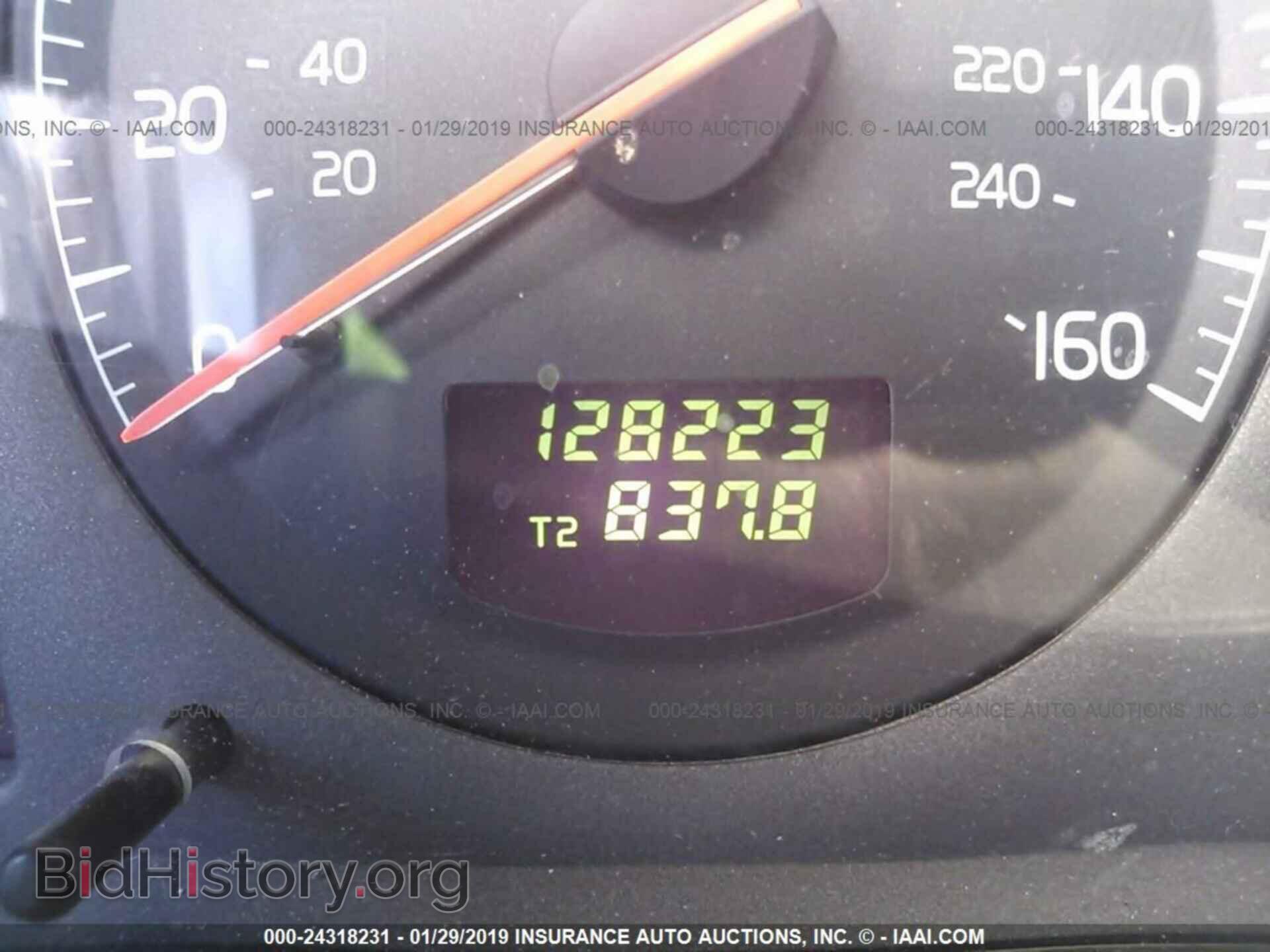 2002 VOLVO V70 - VIN: YV1SW61RX22237992 - Фото 7