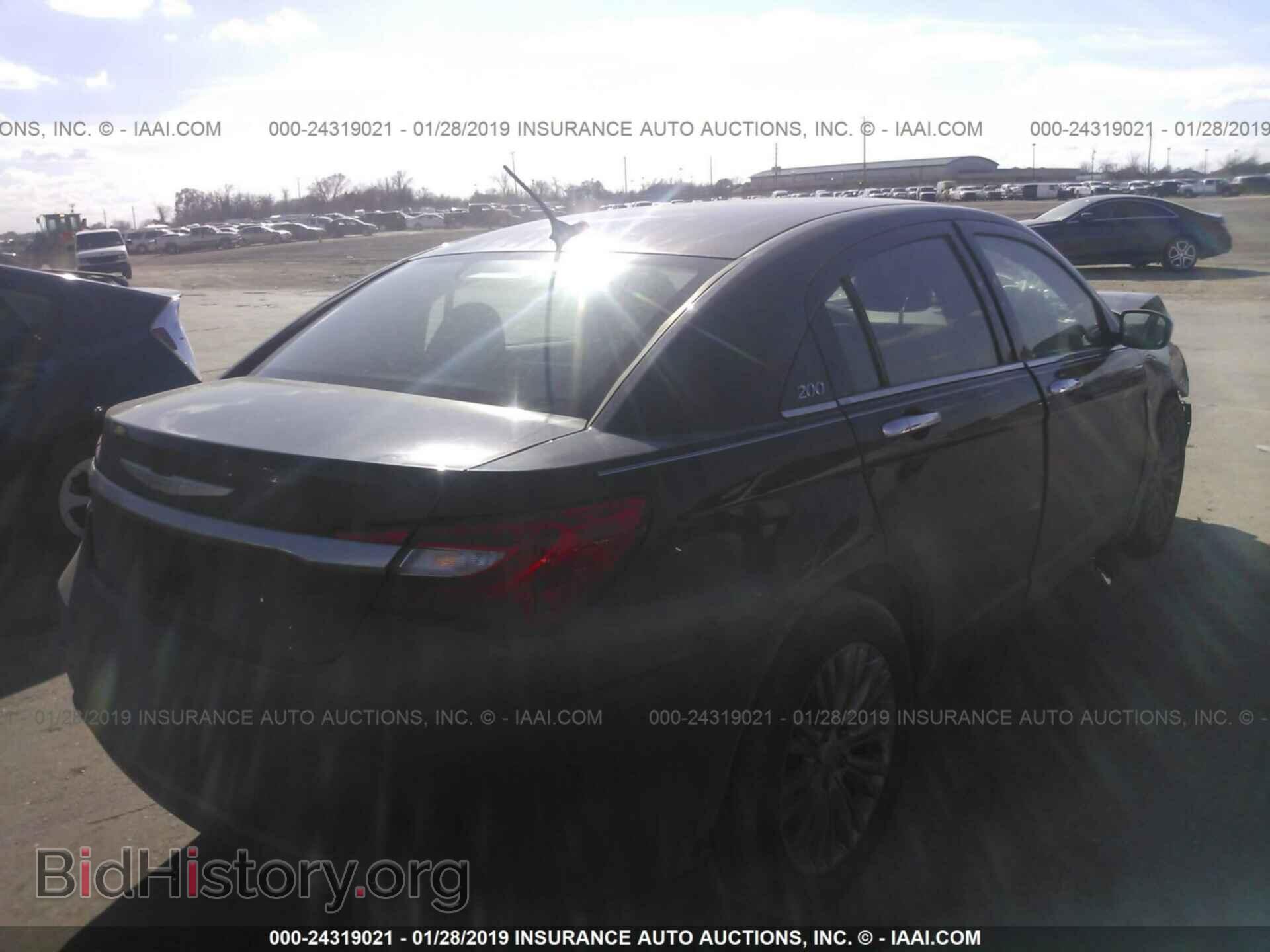2011 CHRYSLER 200 - VIN: 1C3BC2FG2BN581592 - Photo 4