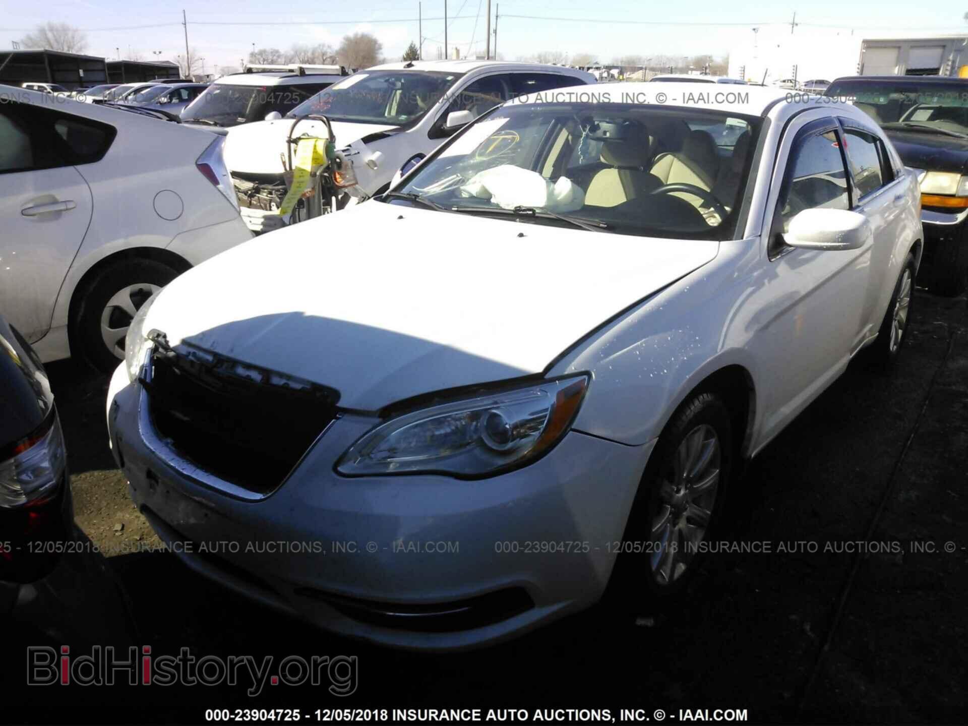 2013 CHRYSLER 200 - VIN: 1C3CCBBB4DN571048 - Фото 2