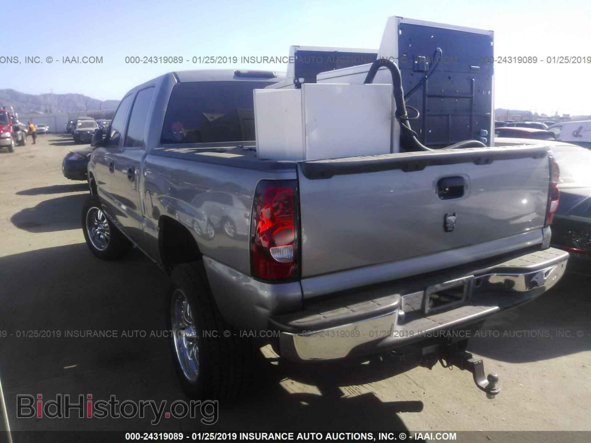 2006 CHEVROLET SILVERADO - VIN: 2GCEC13T261175520 - Фото 3
