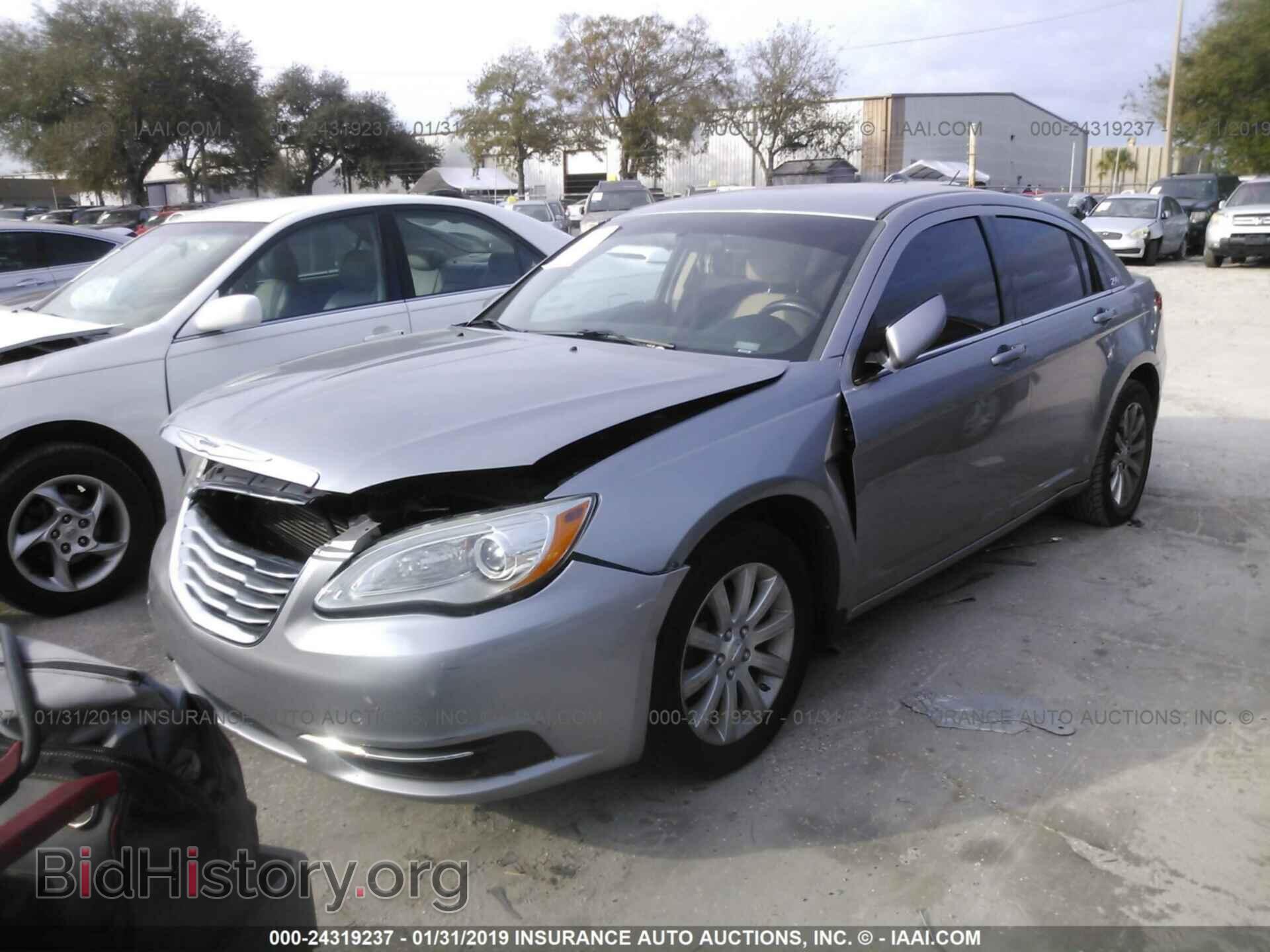 2013 CHRYSLER 200 - VIN: 1C3CCBBB6DN765855 - Фото 2