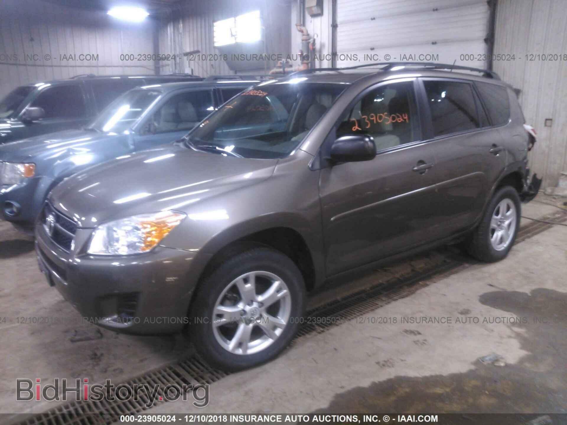 2011 TOYOTA RAV4 - VIN: 2T3BF4DV2BW158424 - Фото 2
