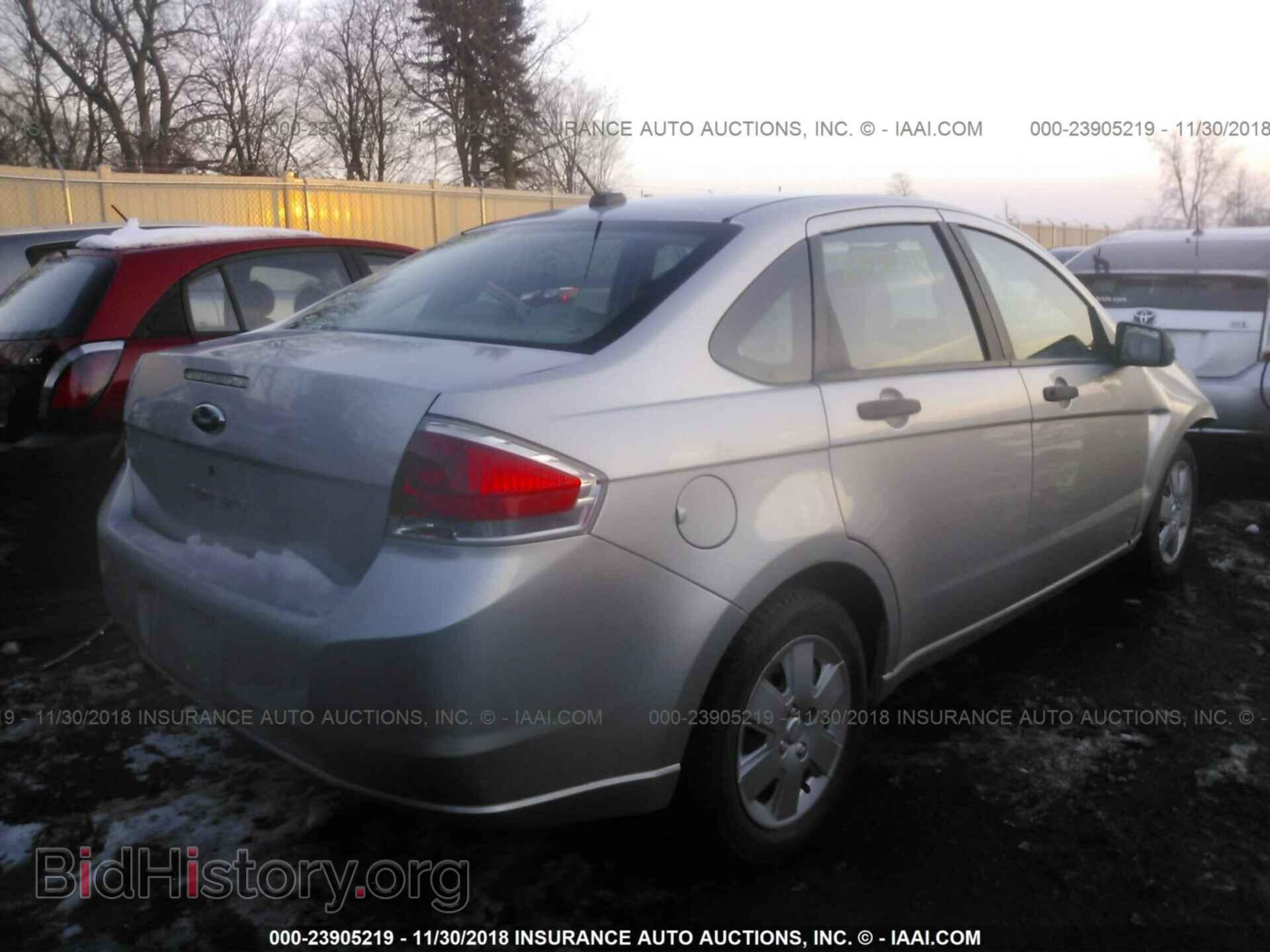 2009 FORD FOCUS - VIN: 1FAHP34N89W176655 - Photo 4