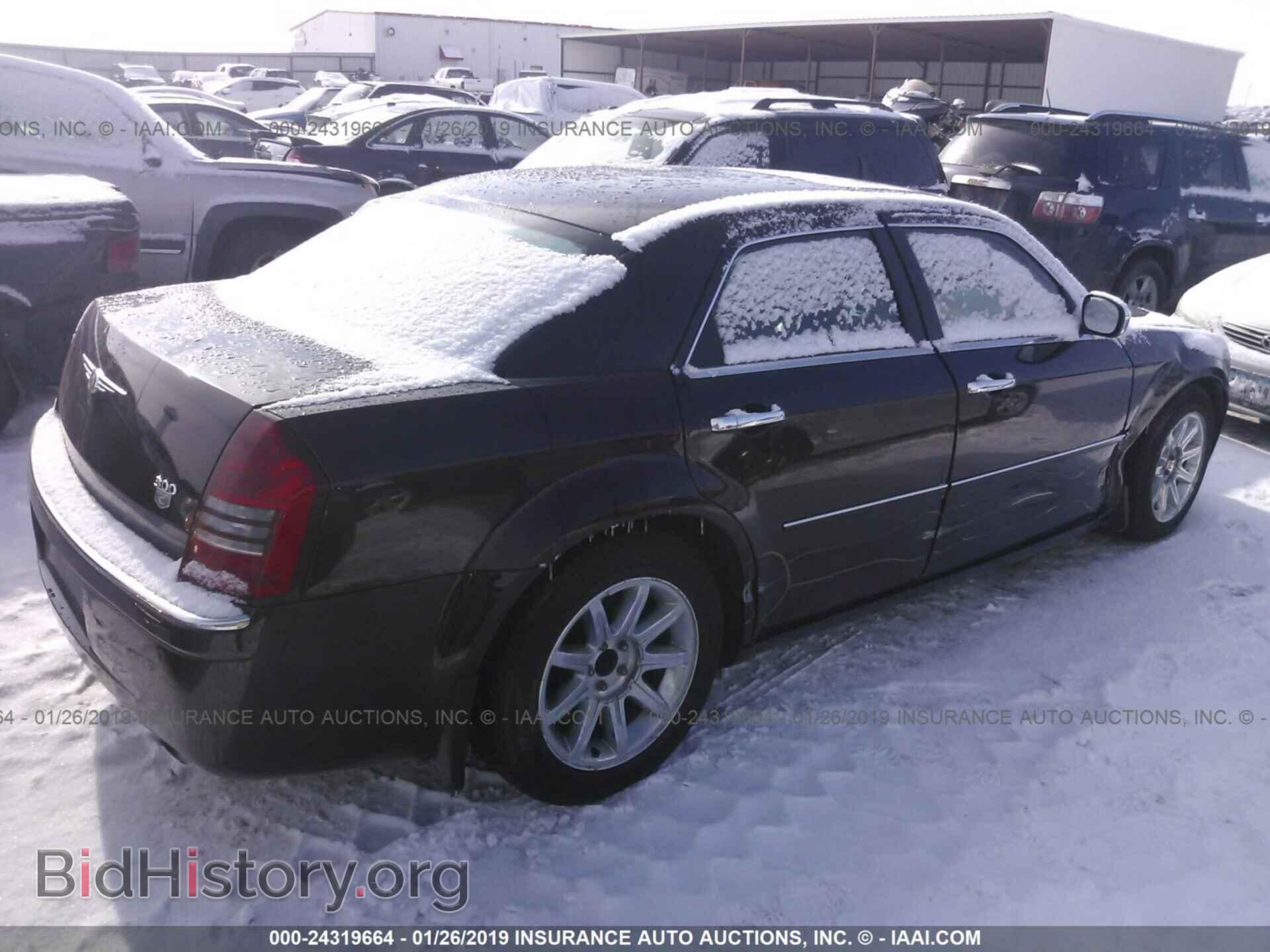2005 CHRYSLER 300C - VIN: 2C3AA63H75H104725 - Фото 4