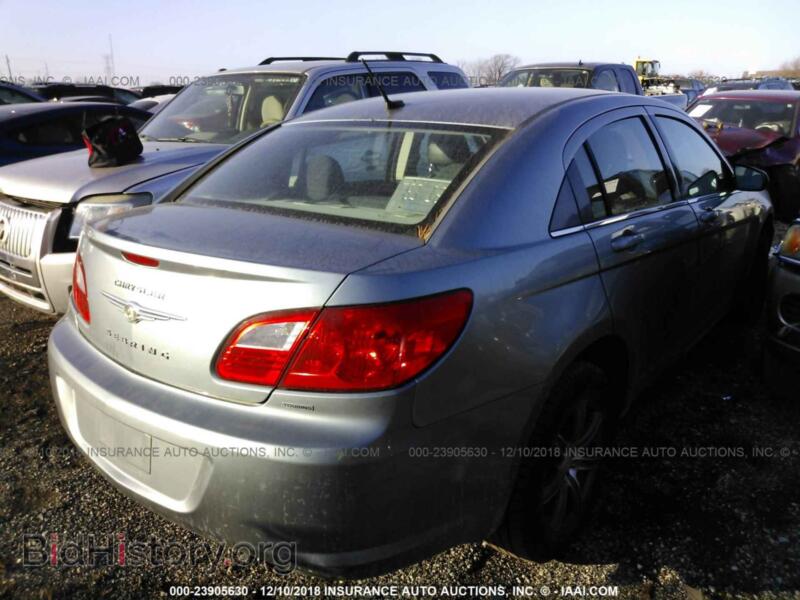 2010 Chrysler SEBRING (VIN 1C3CC4FB0AN152986) — photo 4 of 10