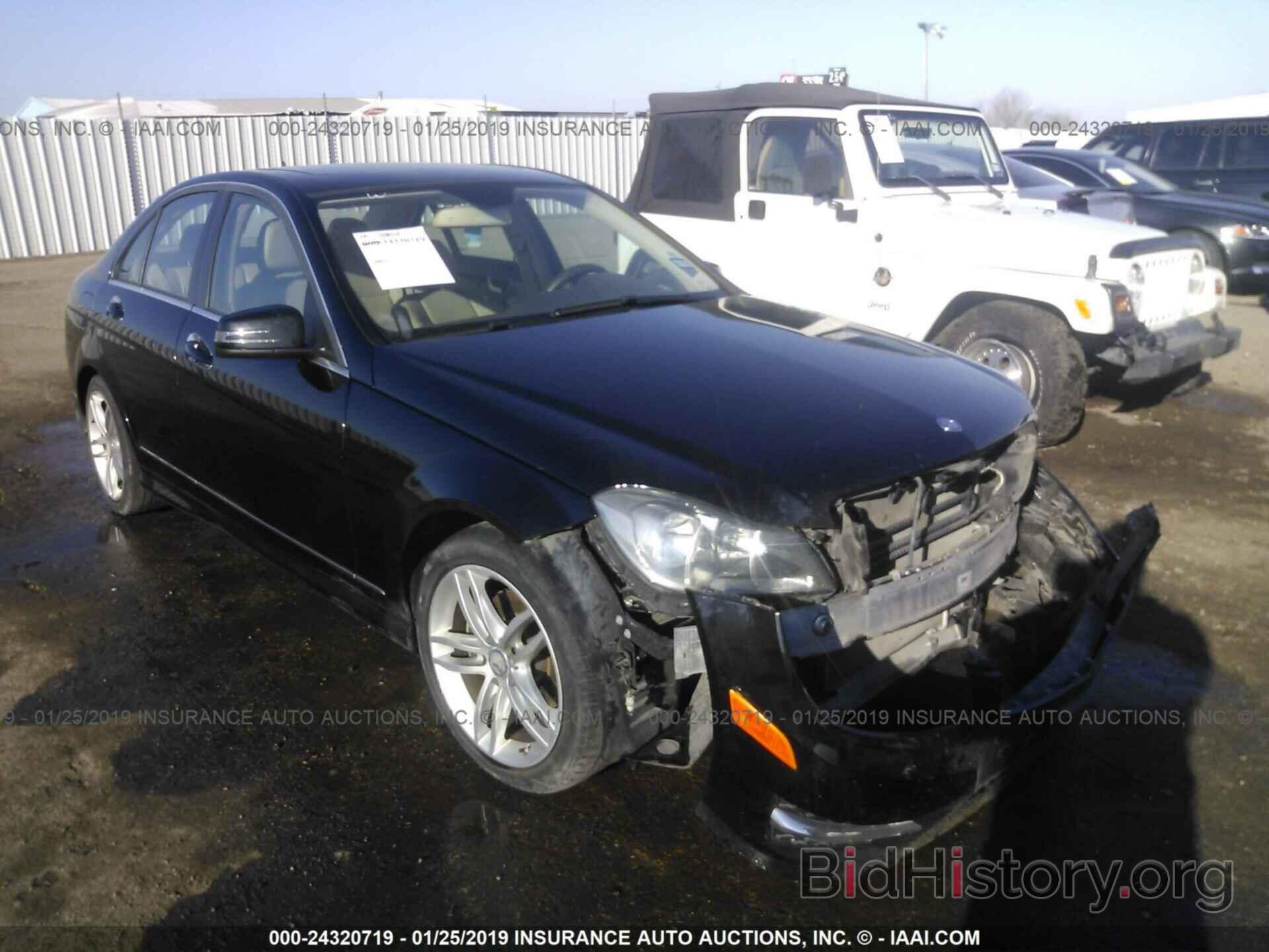 Photo WDDGF4HB7DA861627 - MERCEDES-BENZ C 2013