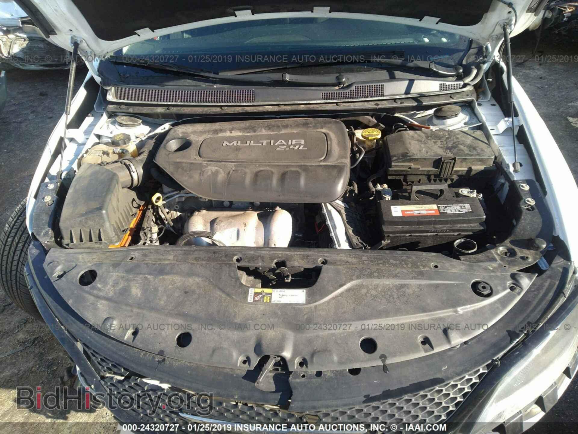 2016 CHRYSLER 200 - VIN: 1C3CCCAB8GN120118 - Фото 10