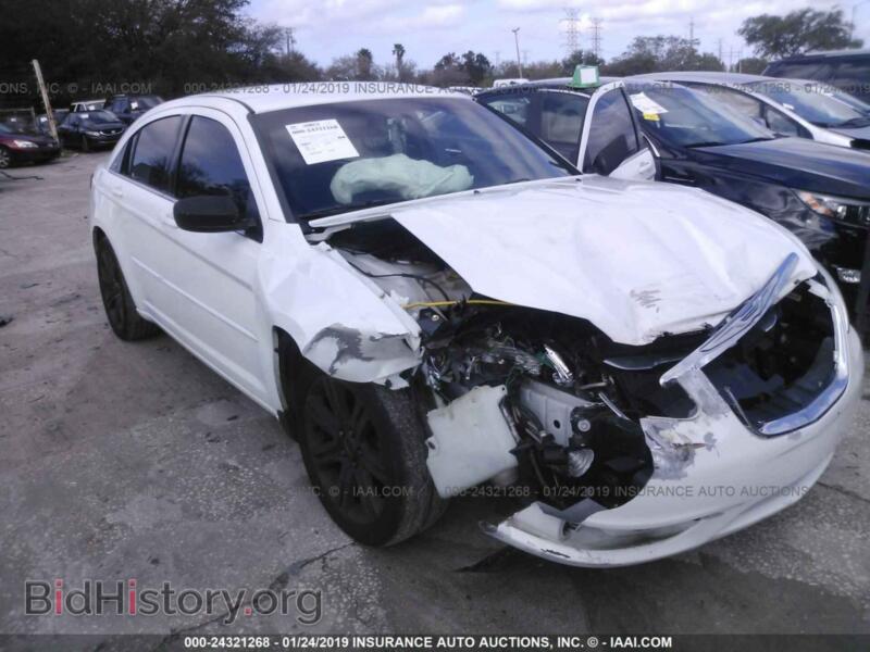 2012 Chrysler 200 LX (VIN 1C3CCBAB6CN317809) — фото 1 из 10, IAAI, повреждение: передняя часть