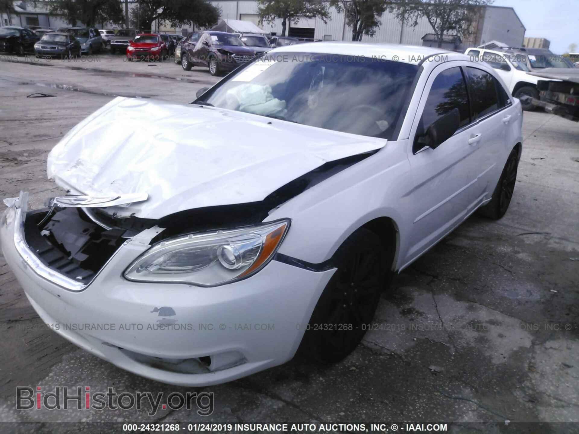 2012 CHRYSLER 200 - VIN: 1C3CCBAB6CN317809 - Фото 2