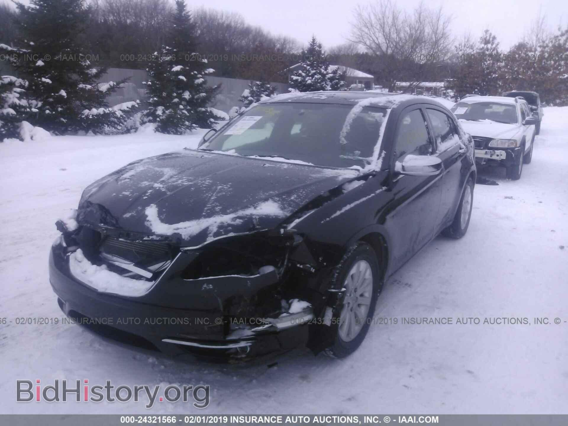 2013 CHRYSLER 200 - VIN: 1C3CCBCG1DN751470 - Фото 2