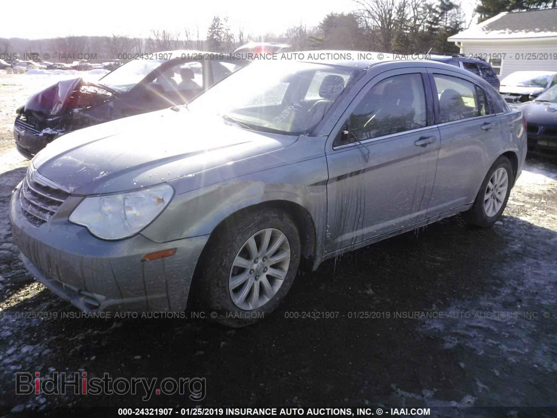 2010 CHRYSLER SEBRING - VIN: 1C3CC5FB3AN213995 - Photo 2