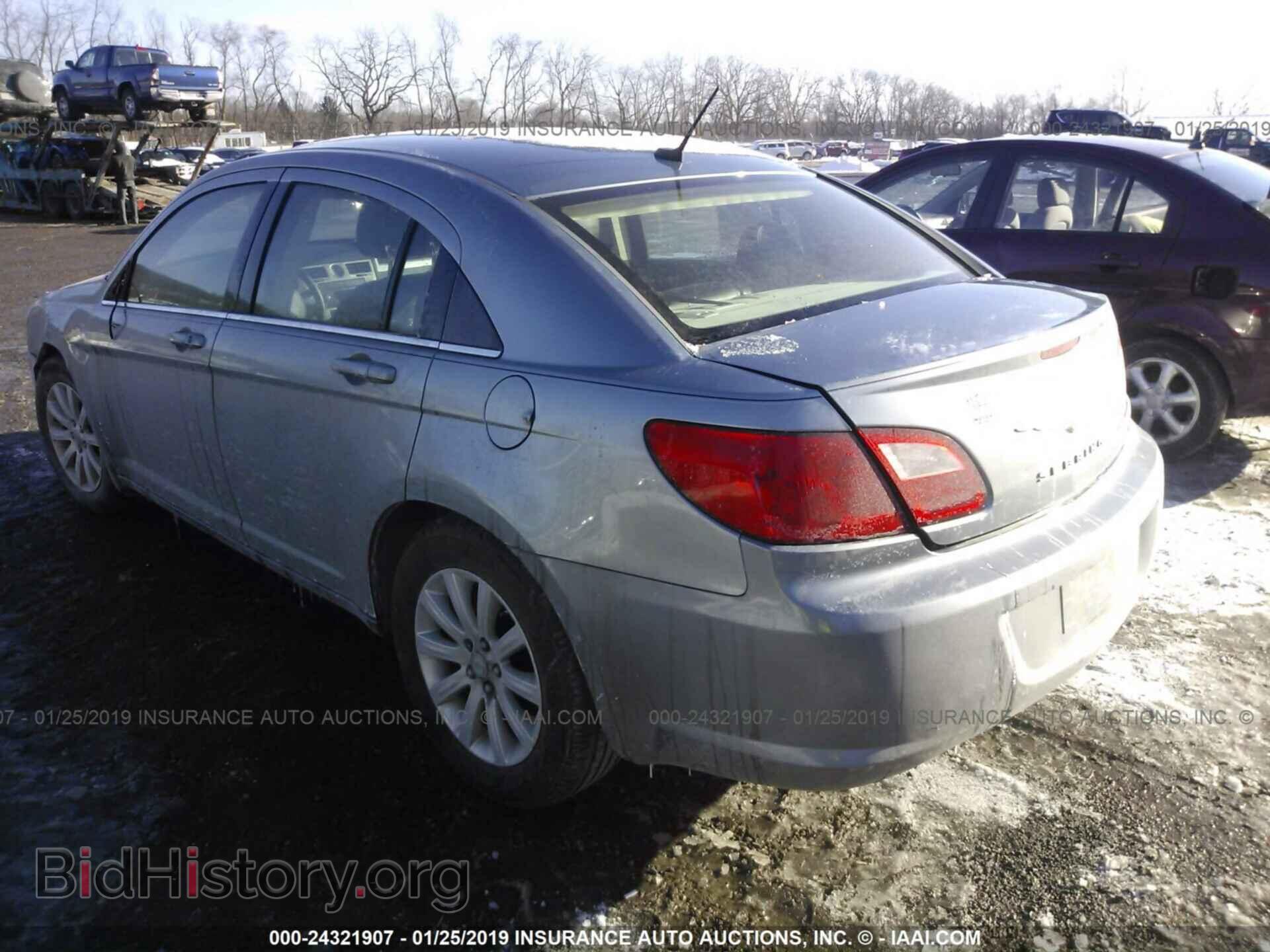 2010 CHRYSLER SEBRING - VIN: 1C3CC5FB3AN213995 - Photo 3