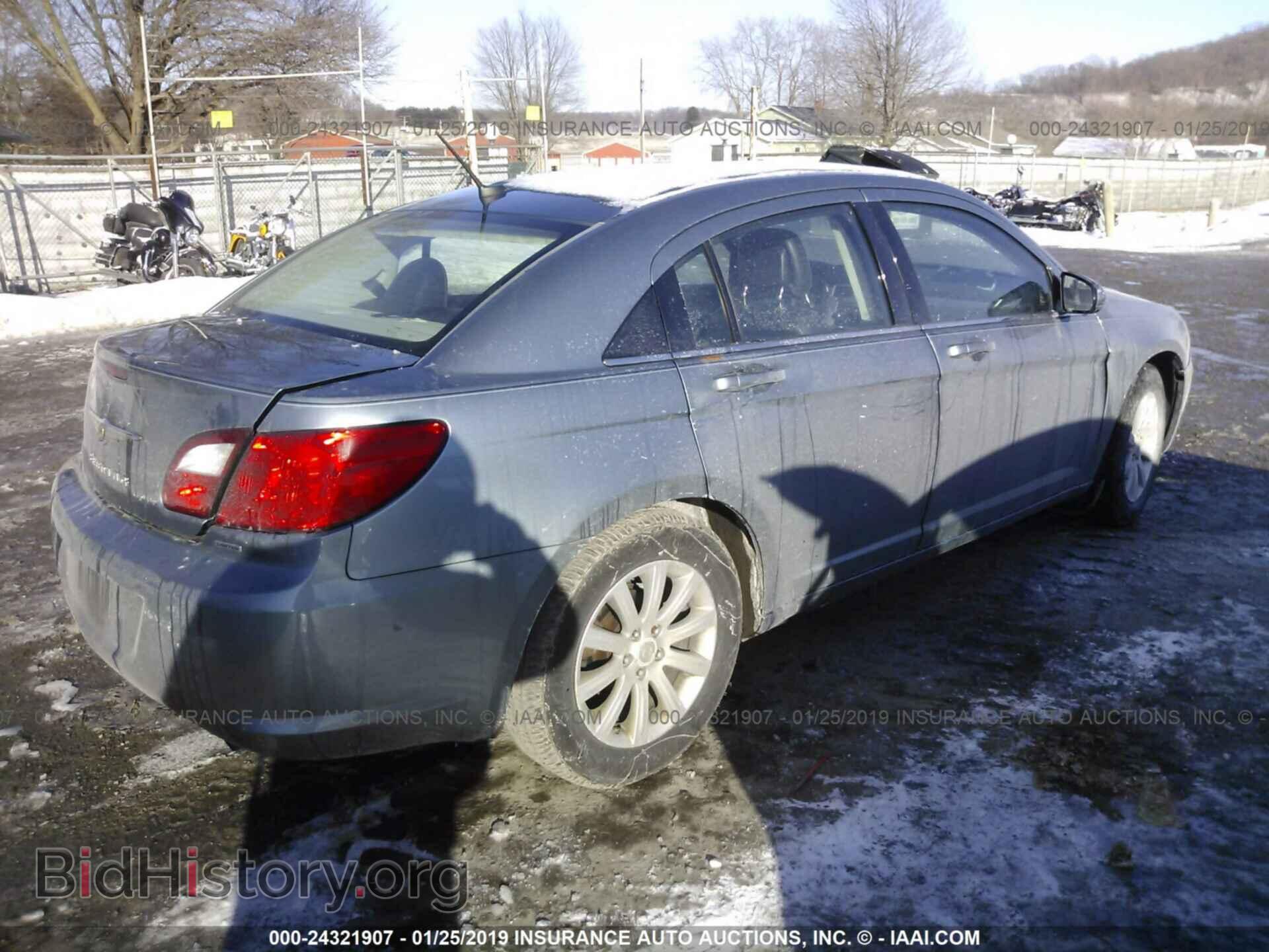 2010 CHRYSLER SEBRING - VIN: 1C3CC5FB3AN213995 - Photo 4