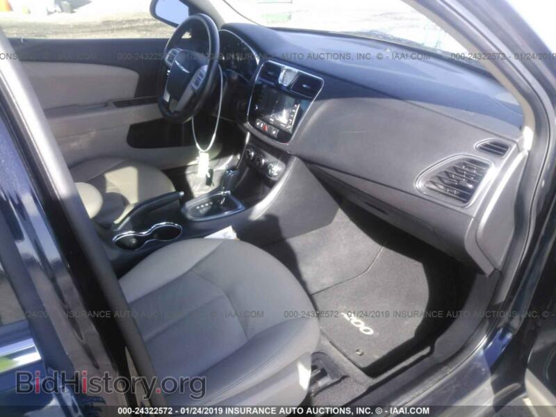 2012 Chrysler 200 (VIN 1C3CCBCB0CN330102) — photo 5 of 10