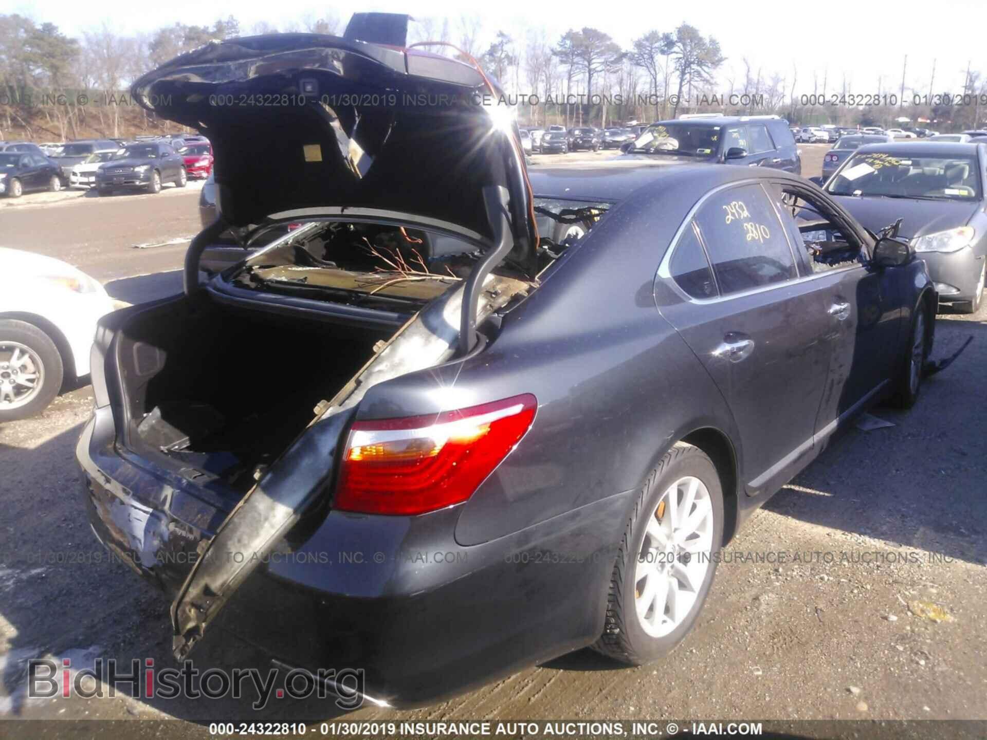2011 LEXUS LS - VIN: JTHCL5EF8B5011315 - Photo 4