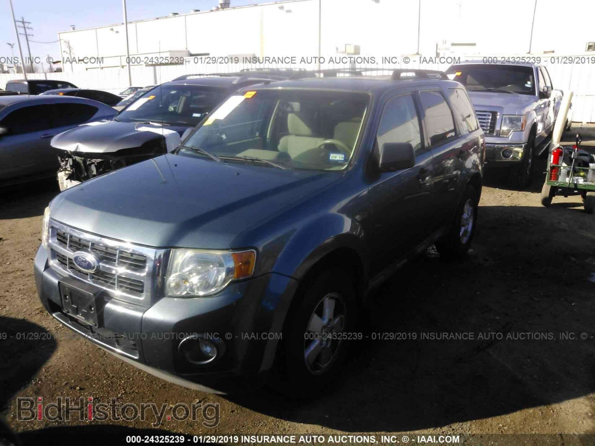 2011 FORD ESCAPE - VIN: 1FMCU0D74BKA21638 - Photo 2